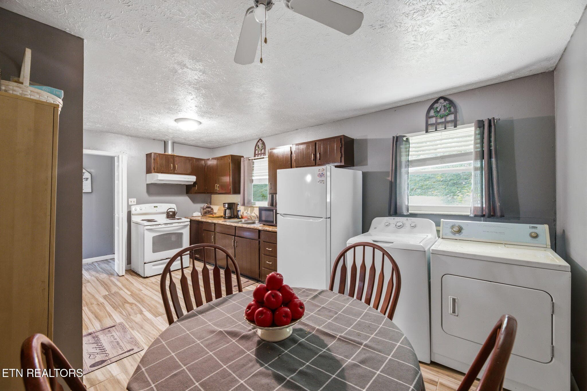 Eat-In Kitchen - 5116 Spring Valley Drive, Knoxville, TN 37917, Knoxville