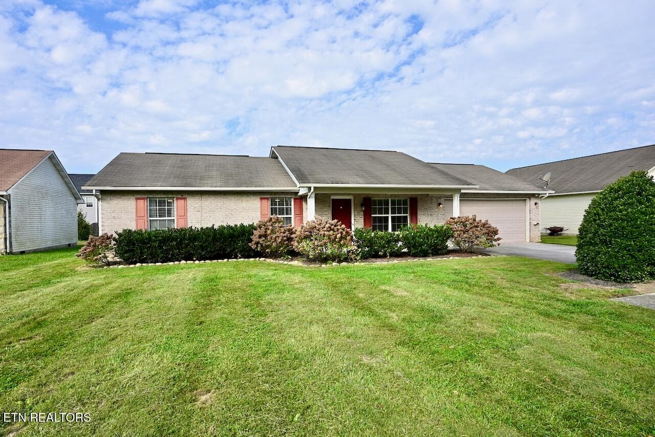 3021 Best Rd, Maryville, TN 37803