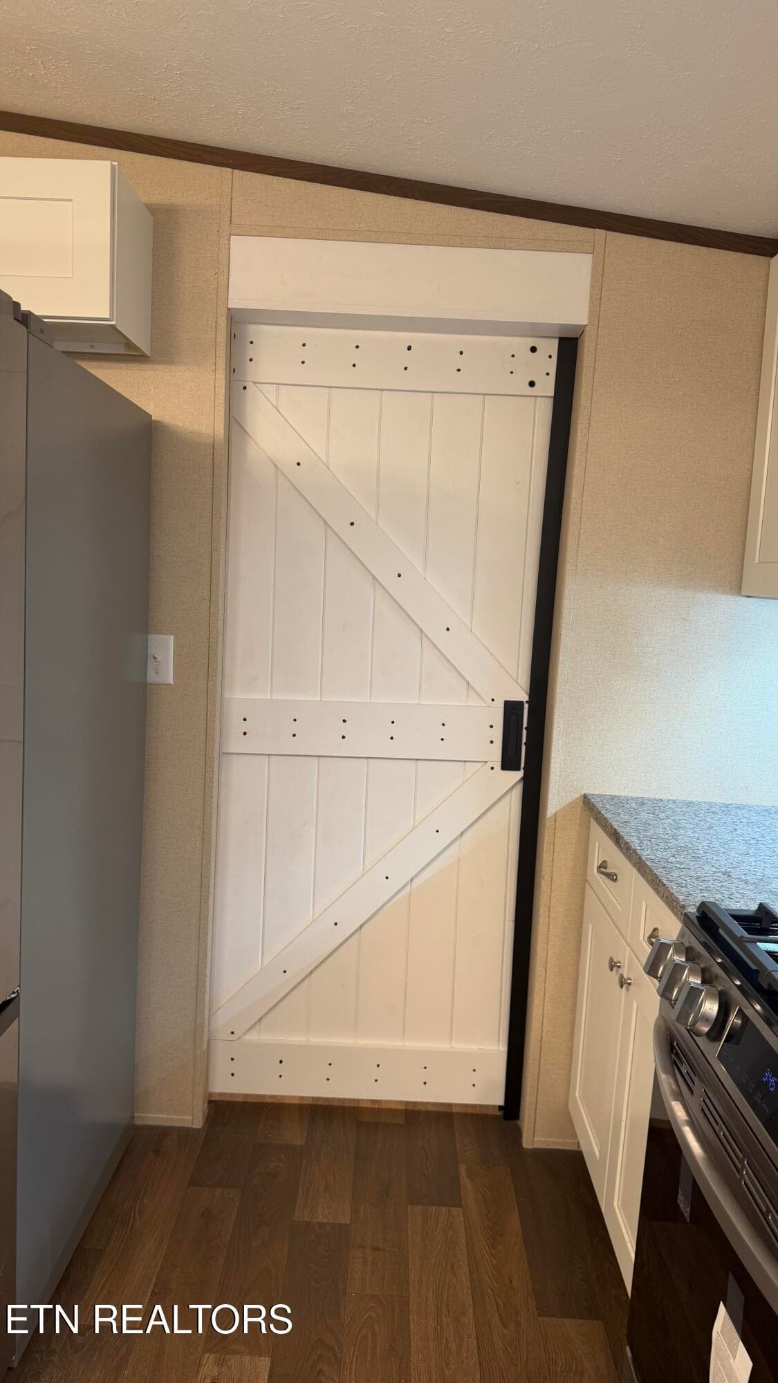 Barn Door to enter the pantry / laundry - 19185 Martel Rd, Lenoir City, TN 37772, Lenoir City