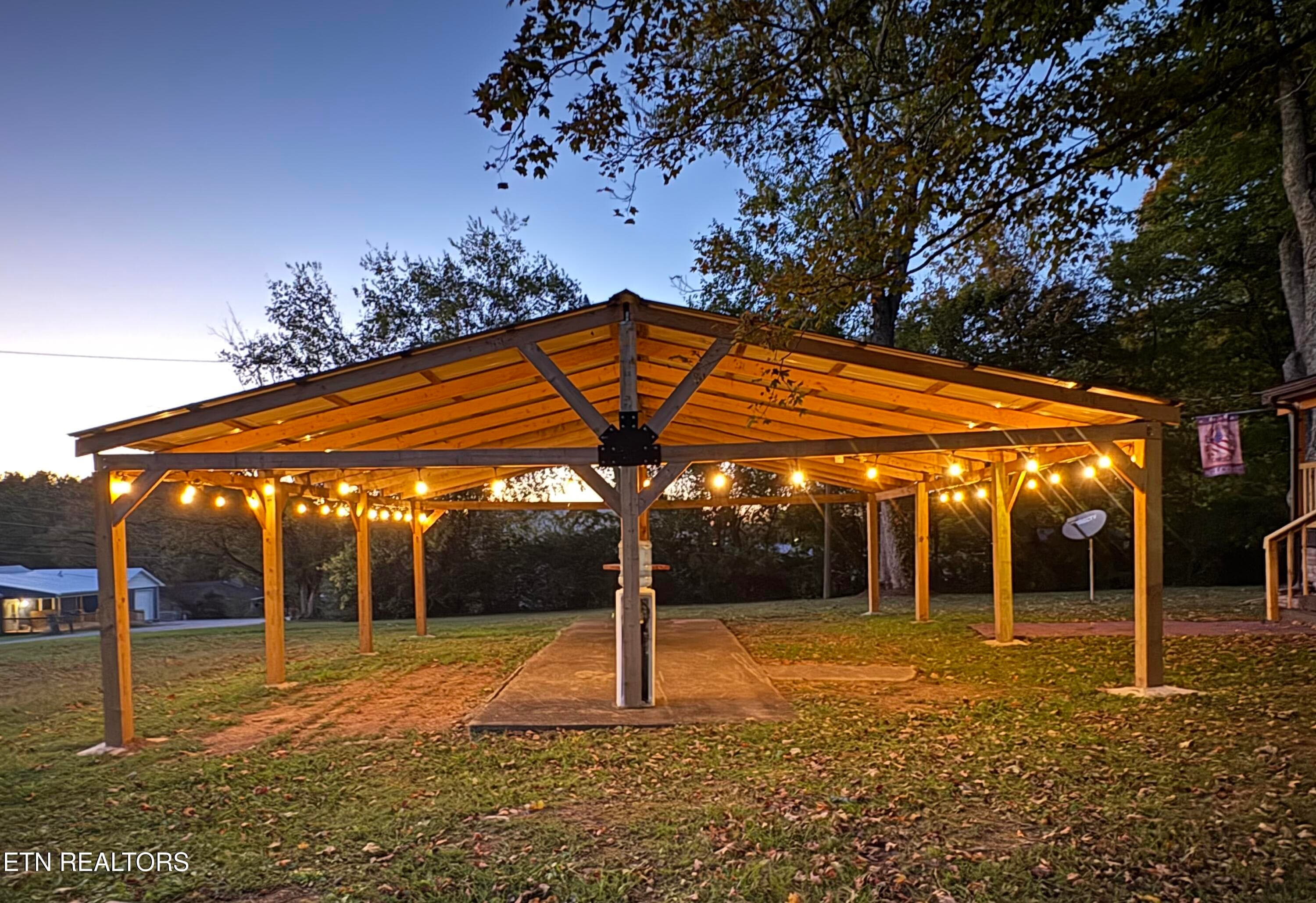 Picnic/Party Area - 6104 Roberts Rd, Corryton, TN 37721, Corryton