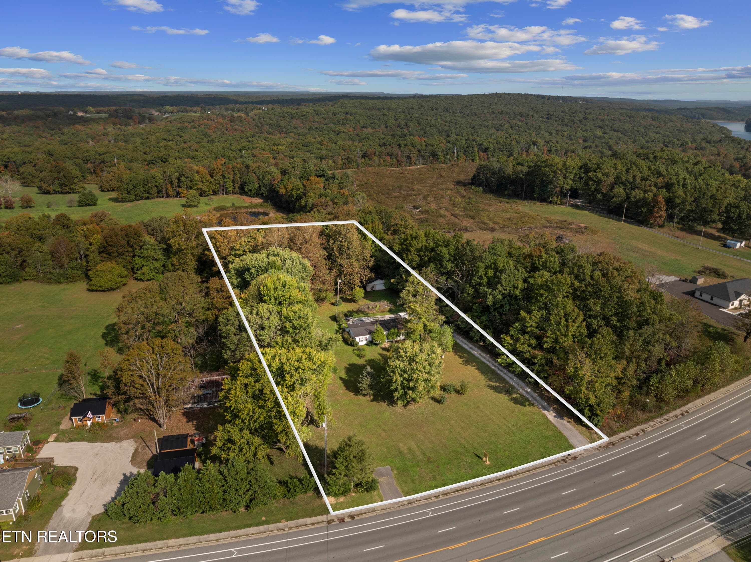 DJI_20261015101253_0005_D - 3533 Peavine Rd Rd, Crossville, TN 38571, Crossville