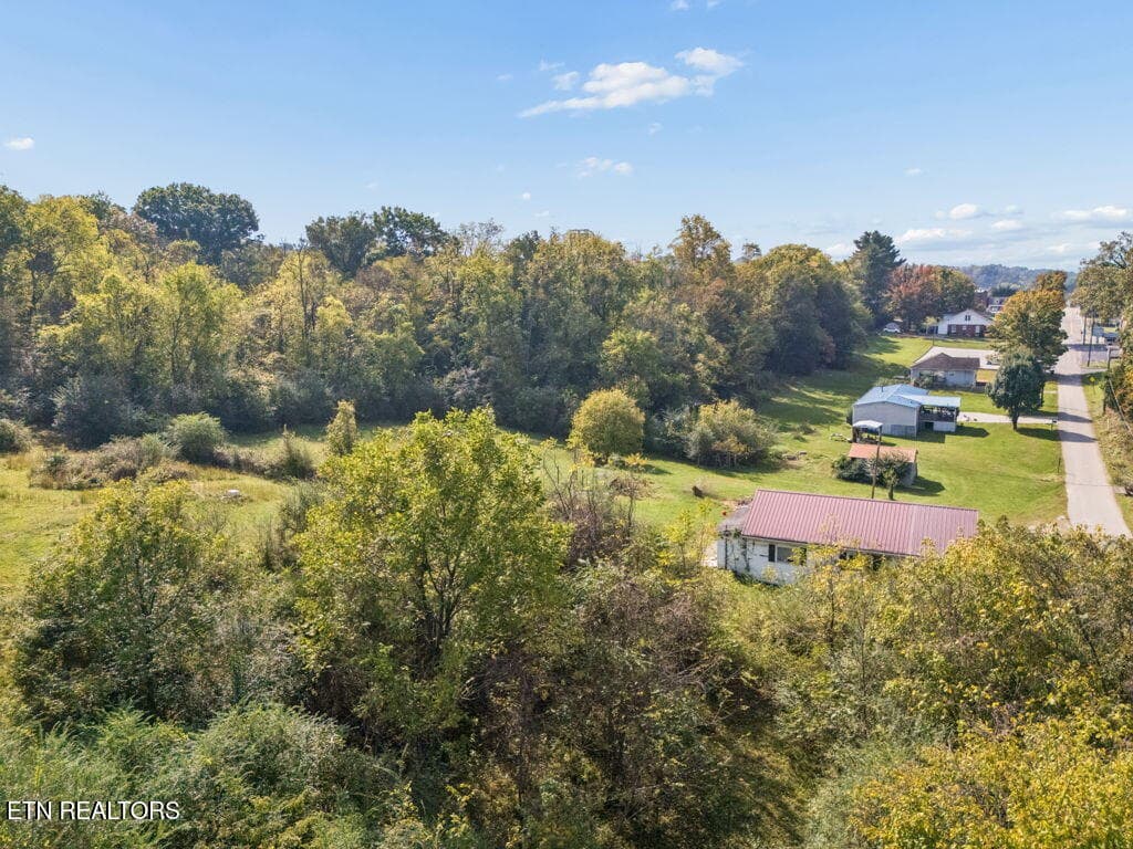 Side view - 432 N Farnum St, Friendsville, TN 37737