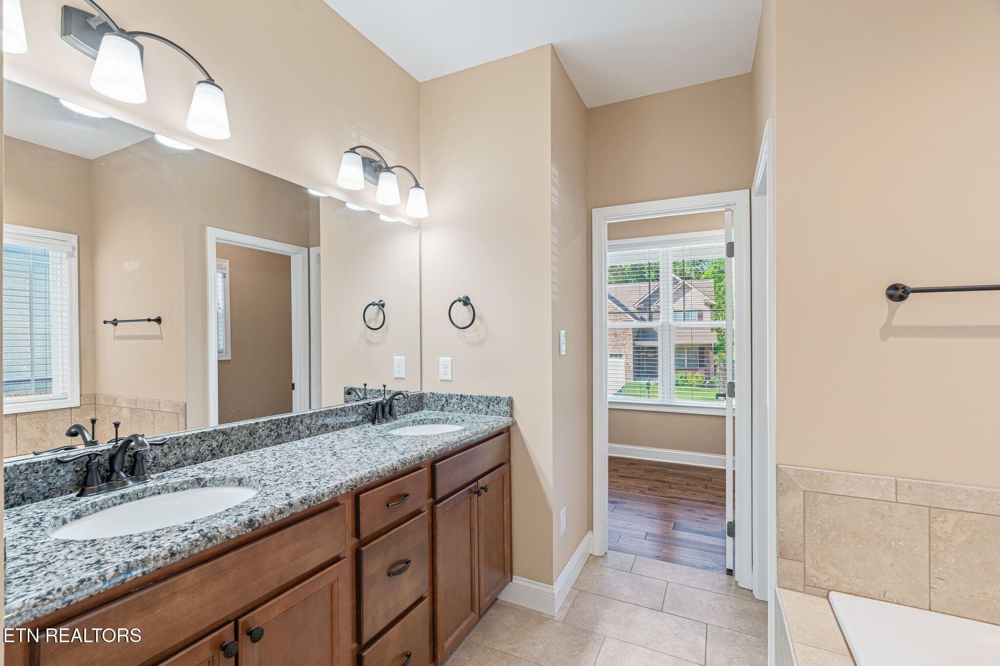 23-web-or-mls-3020 Spencer Ridge-12 - 3020 Spencer Ridge Lane, Knoxville, TN 37931