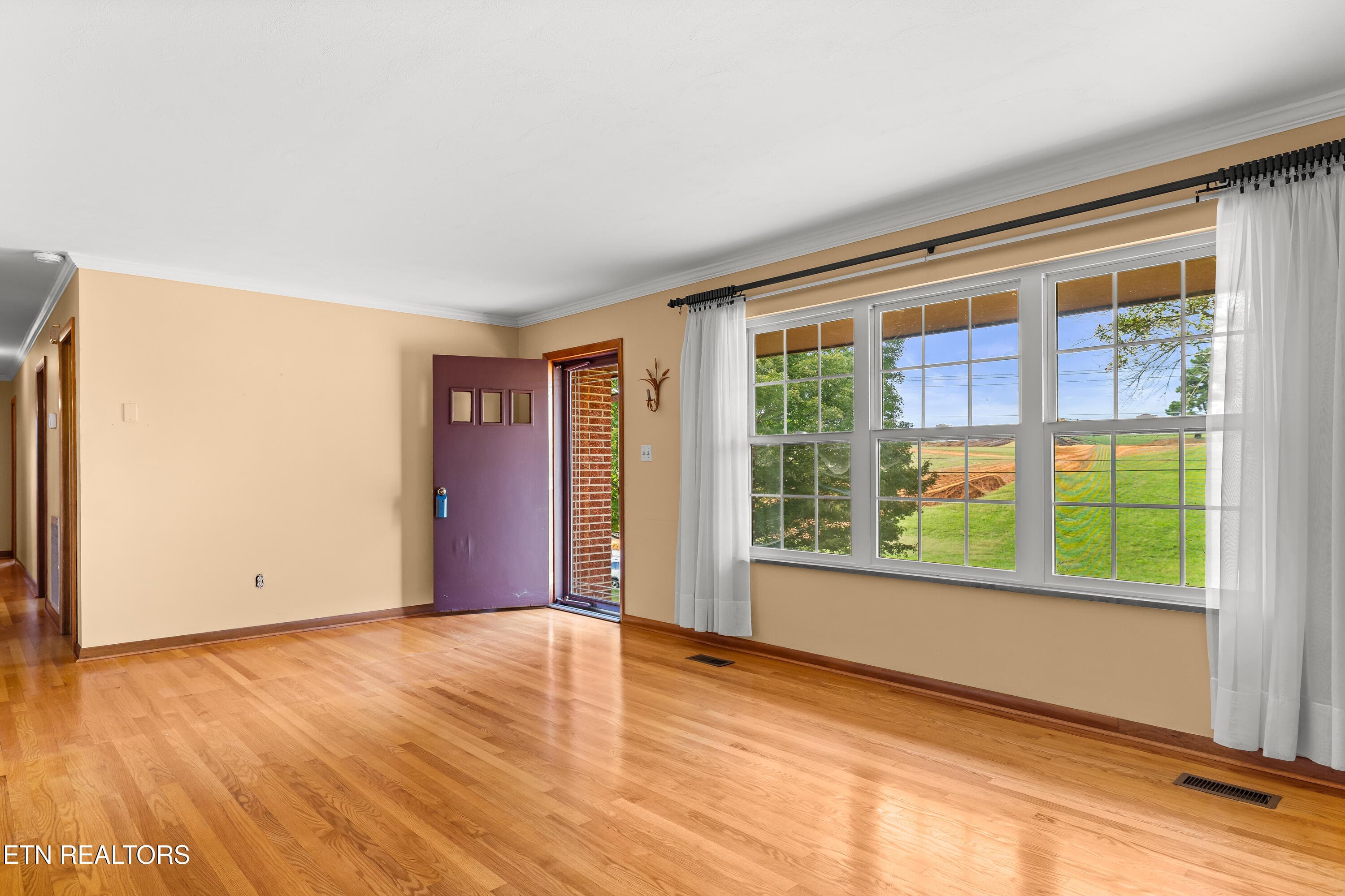 Hardwood floors - 5008 N Wildwood Rd, Maryville, TN 37804