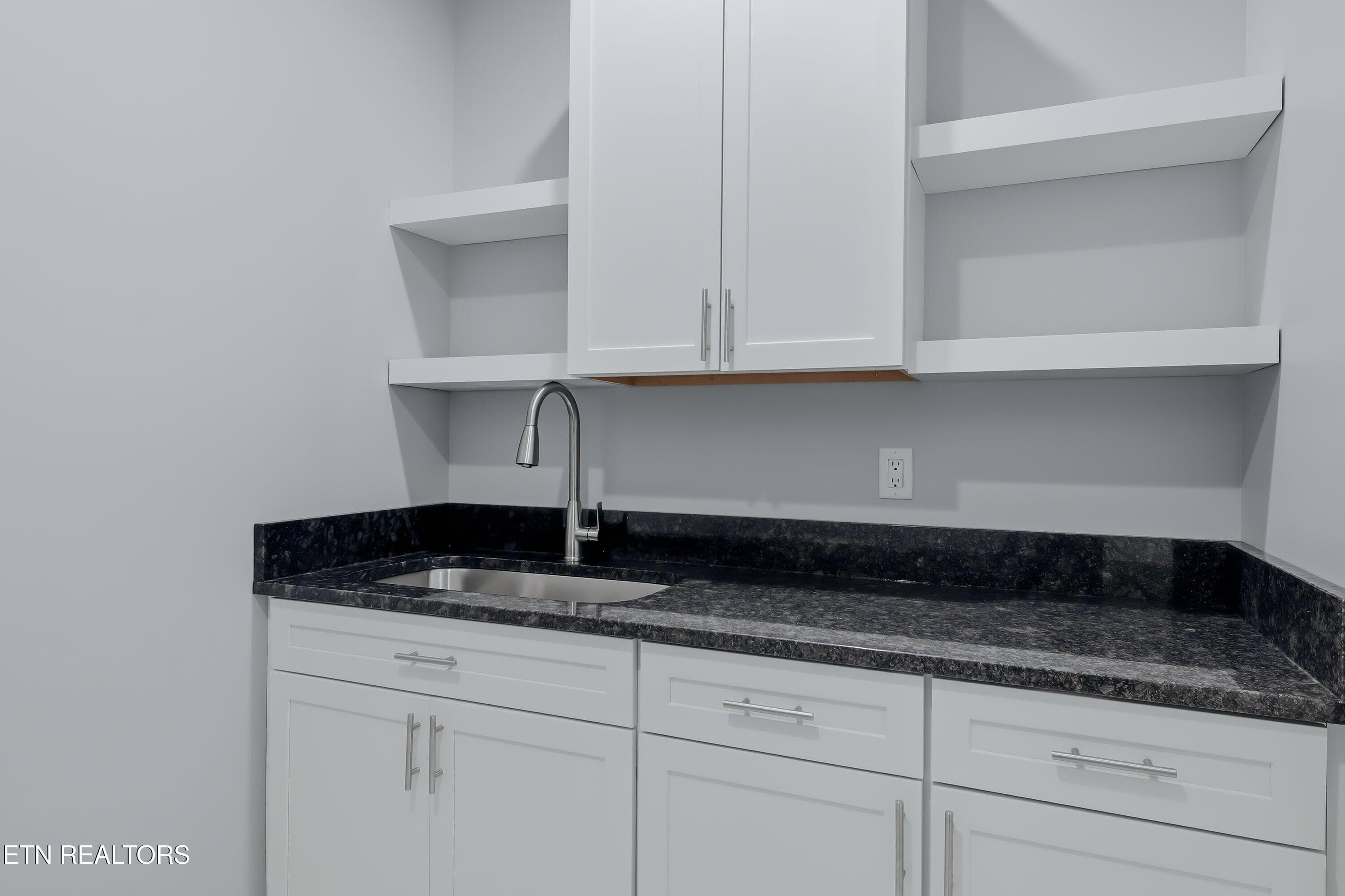 Laundry Room - 125 Inagehi Way, Loudon, TN 37774