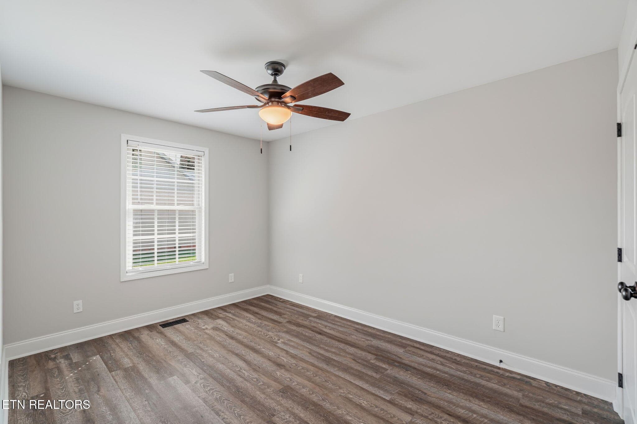 20-web-or-mls-5126 Gregory Road-12 - 5126 Gregory Rd, Greenback, TN 37742