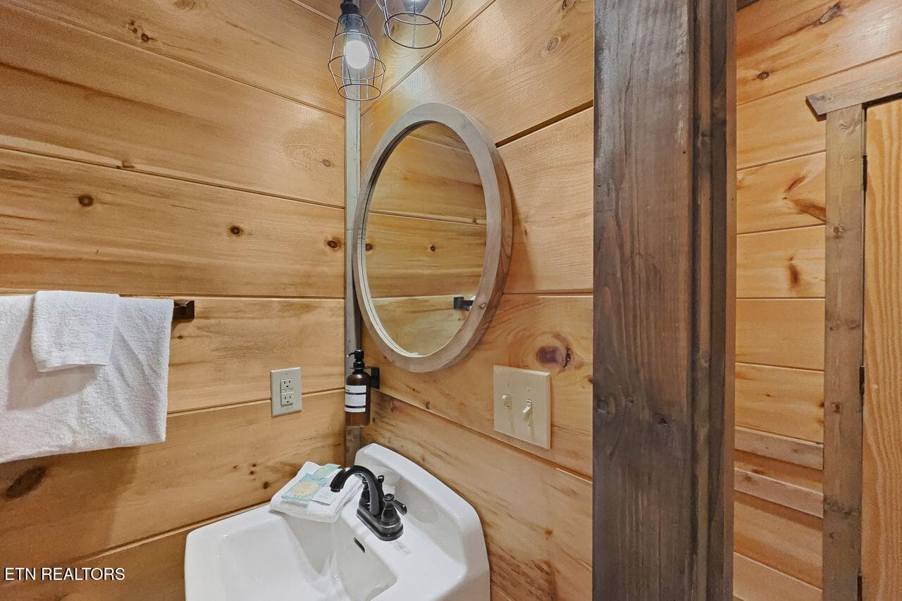 20A - 2053 Eagle Feather Drive, Sevierville, TN 37876