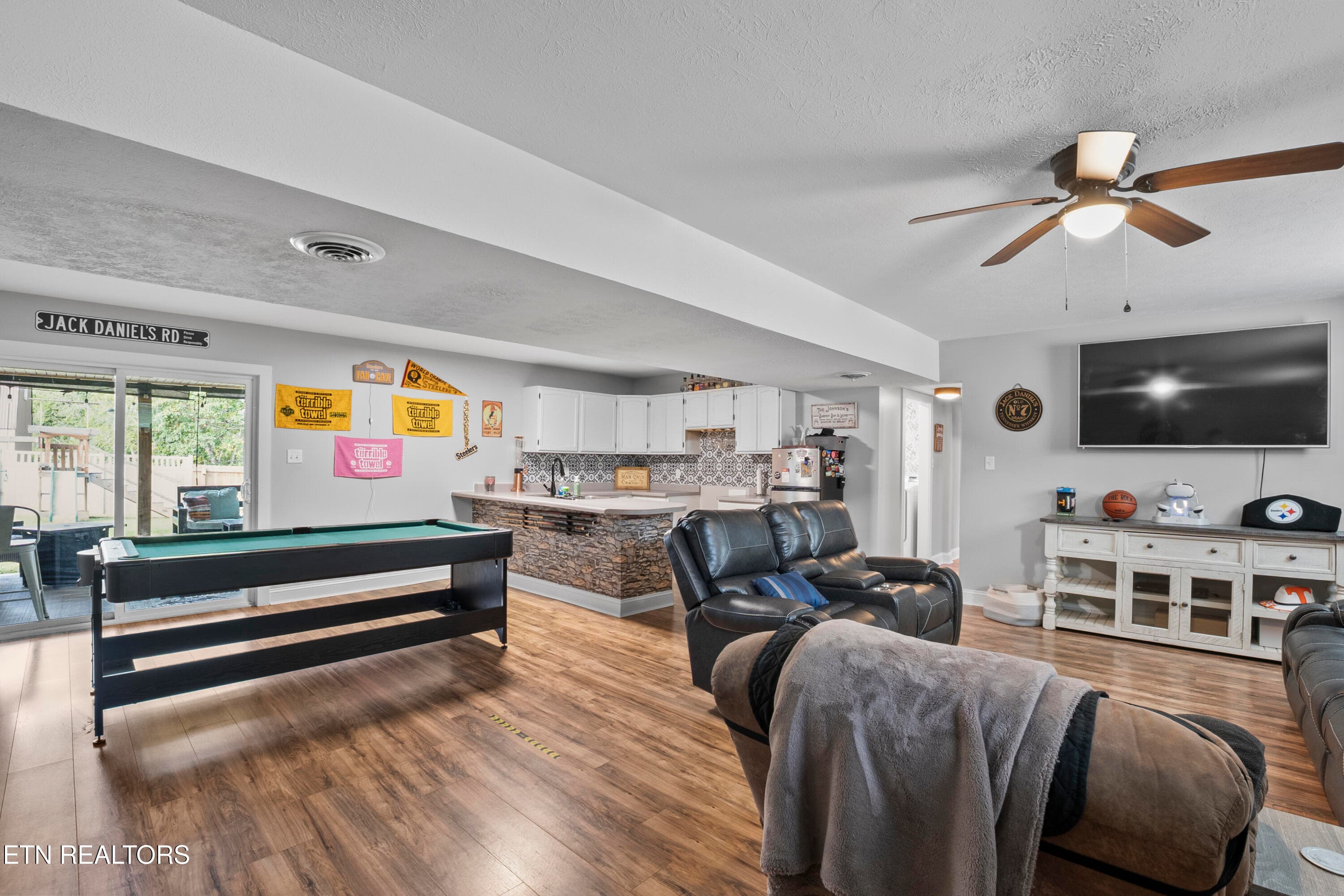 Loads of play space! - 7533 Oaken Drive, Knoxville, TN 37938