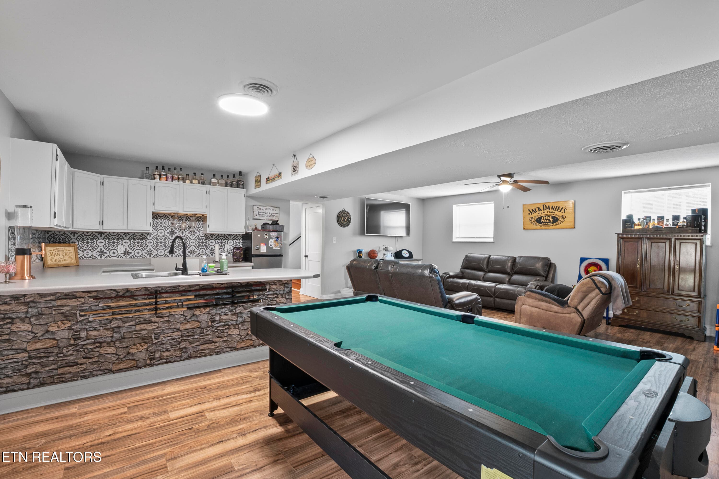 You can spread out! - 7533 Oaken Drive, Knoxville, TN 37938