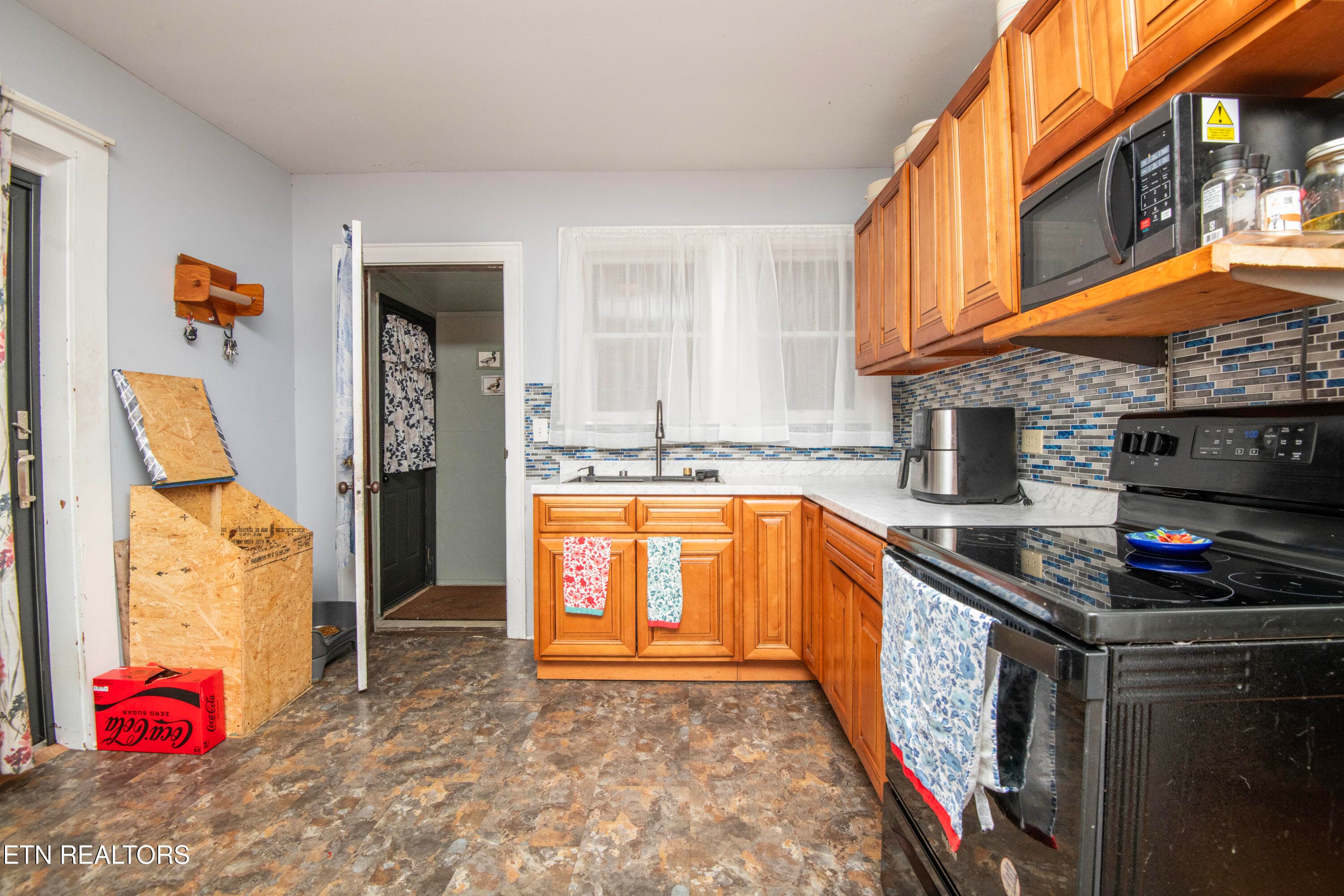 kitchen 4 - 8507 Old Rutledge Pike, Knoxville, TN 37924