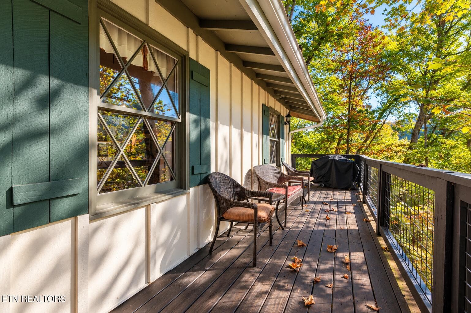 Private deck - 2652 Sunset Rd, Sevierville, TN 37862