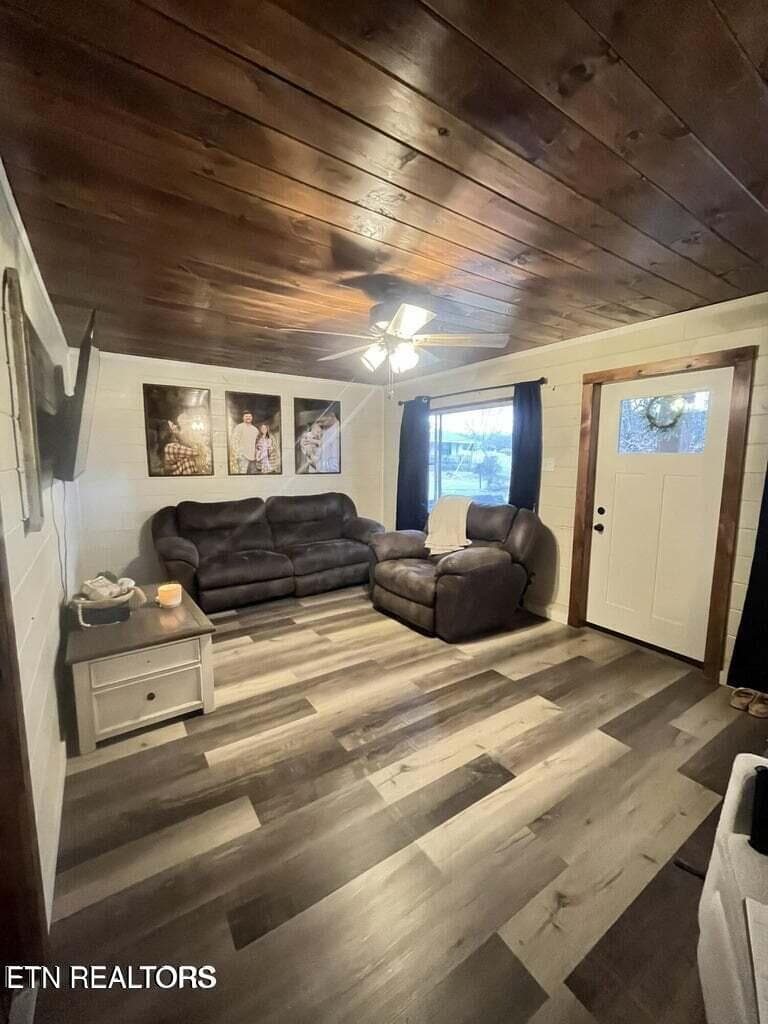 20251210201139993792000000-o - 35 Buffalo Rd, Oneida, TN 37841