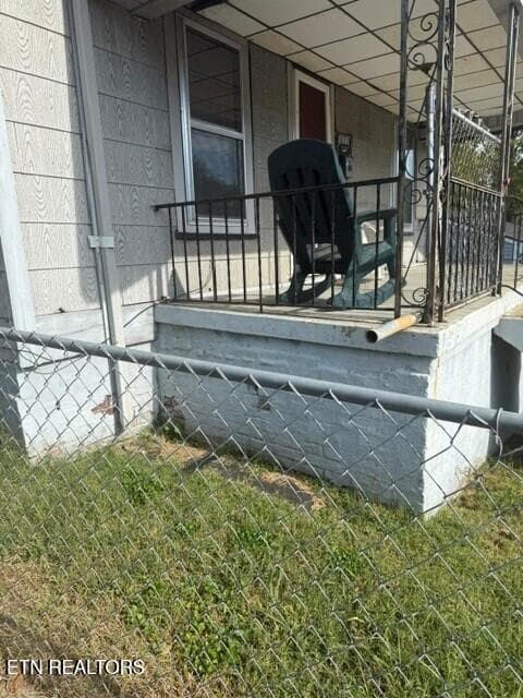 Front Porch 2 - 1535 Delaware Ave, Knoxville, TN 37921