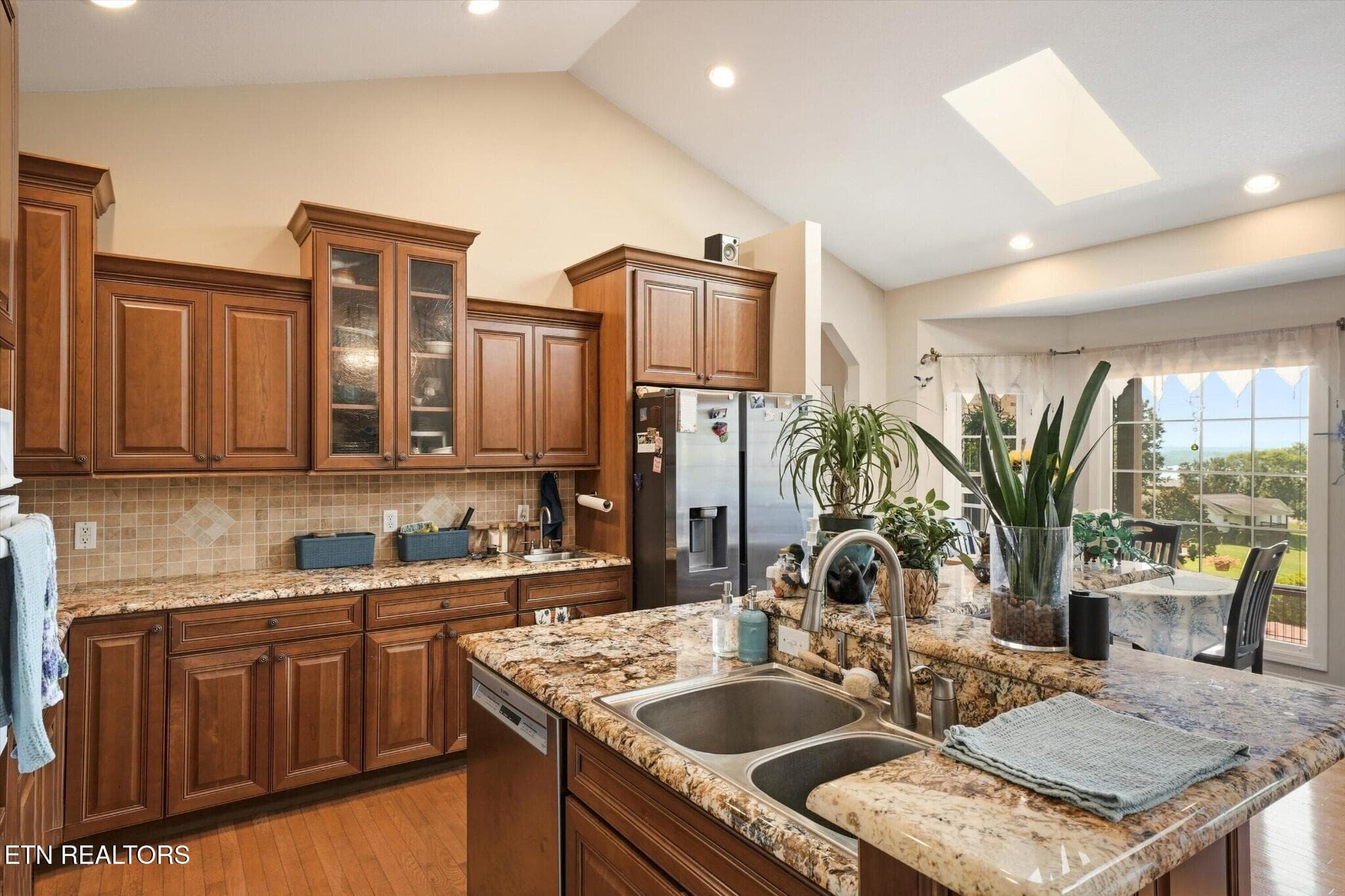 161912190-hr - 849 Pinnacle Drive, Dandridge, TN 37725