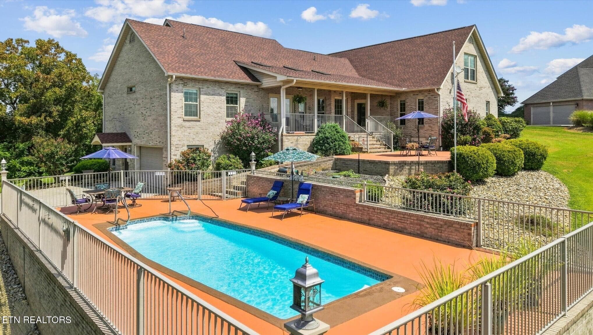 161912489-hr - 849 Pinnacle Drive, Dandridge, TN 37725