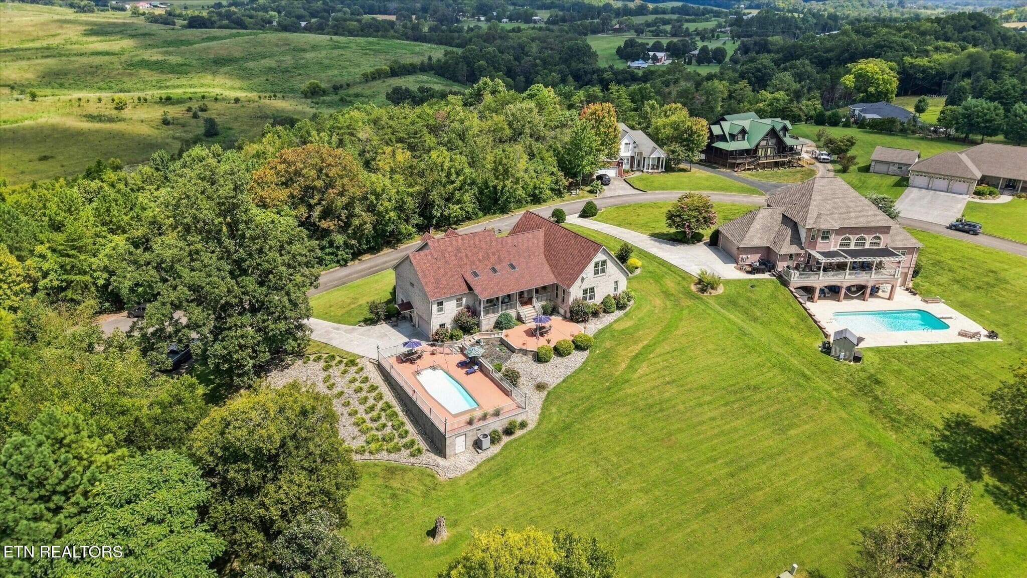 161912501-hr (1) - 849 Pinnacle Drive, Dandridge, TN 37725