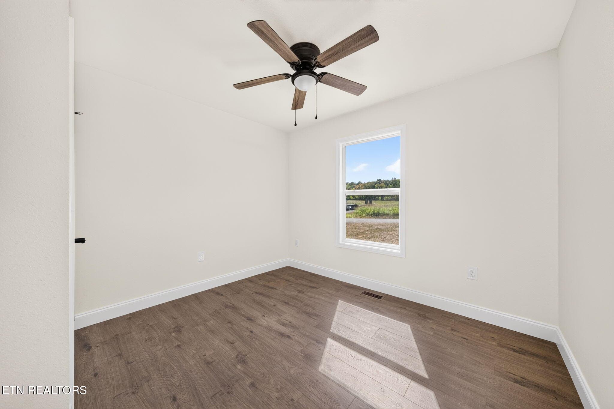 22-web-or-mls-135 Conley Dr_105_TNPC - 135 Conley Drive, Pall Mall, TN 38577