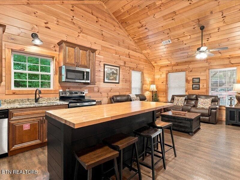 11-011_1I2A2854 - 527 Golf Rd, Pigeon Forge, TN 37863