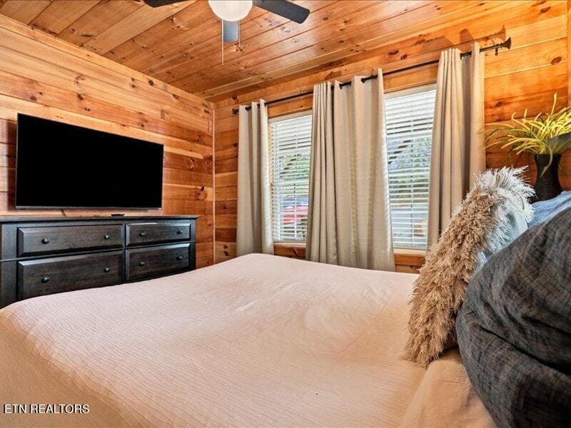 18-018_1I2A2881 - 527 Golf Rd, Pigeon Forge, TN 37863