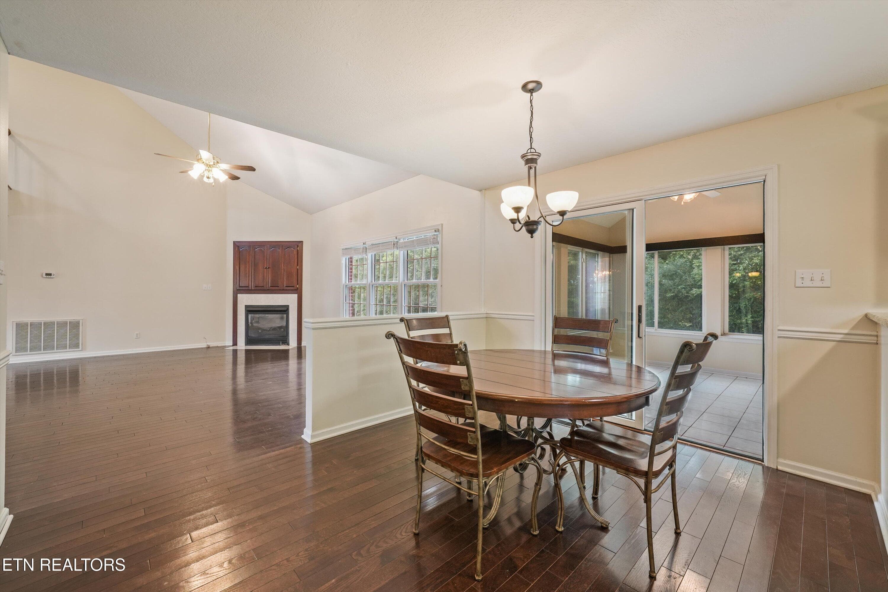 19-2560 Hirst Cir 11 - 2560 Hirst Circle, Lenoir City, TN 37772