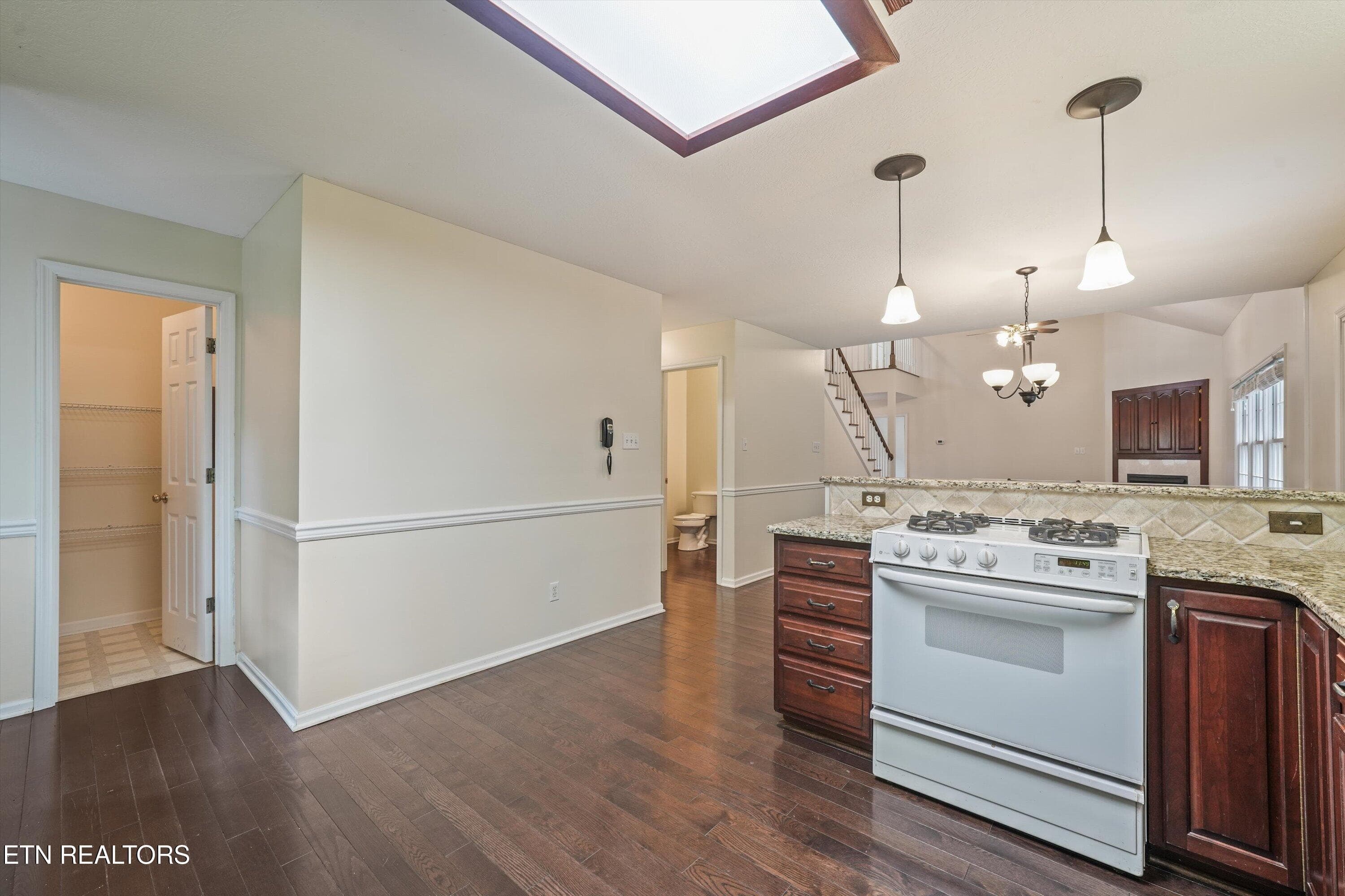 23-2560 Hirst Cir 15 - 2560 Hirst Circle, Lenoir City, TN 37772
