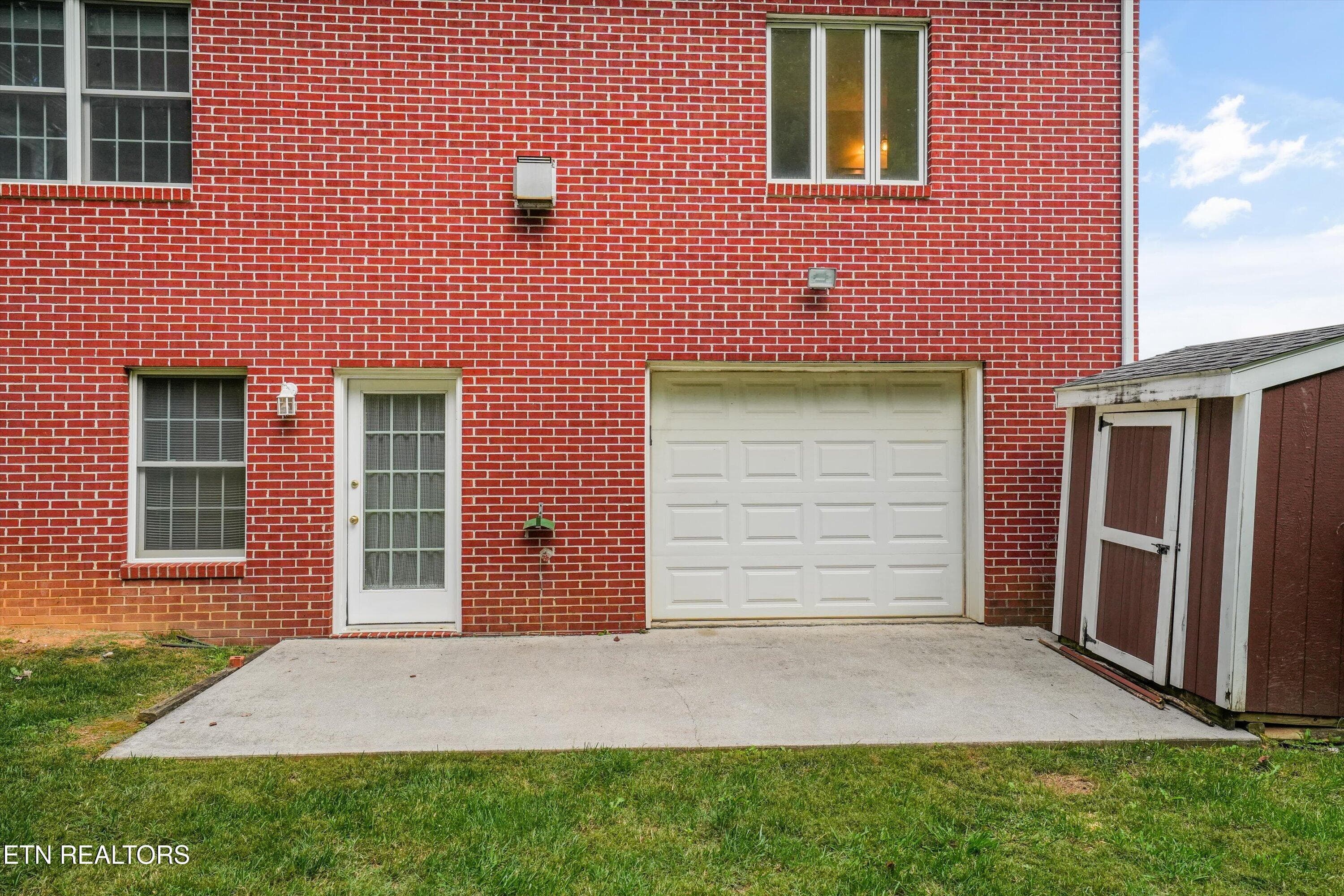47-2560 Hirst Cir 39 - 2560 Hirst Circle, Lenoir City, TN 37772