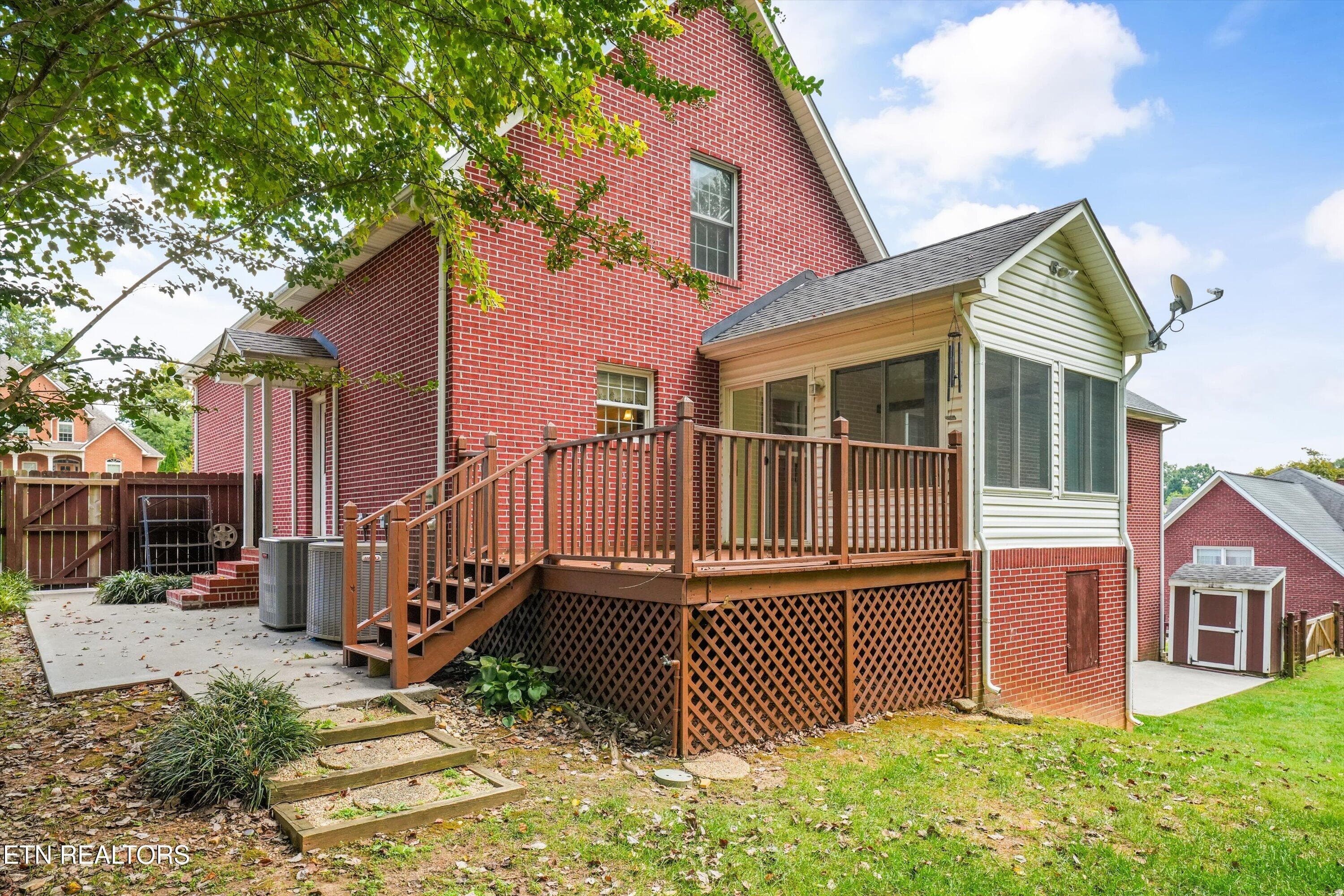 50-2560 Hirst Cir 43 - 2560 Hirst Circle, Lenoir City, TN 37772