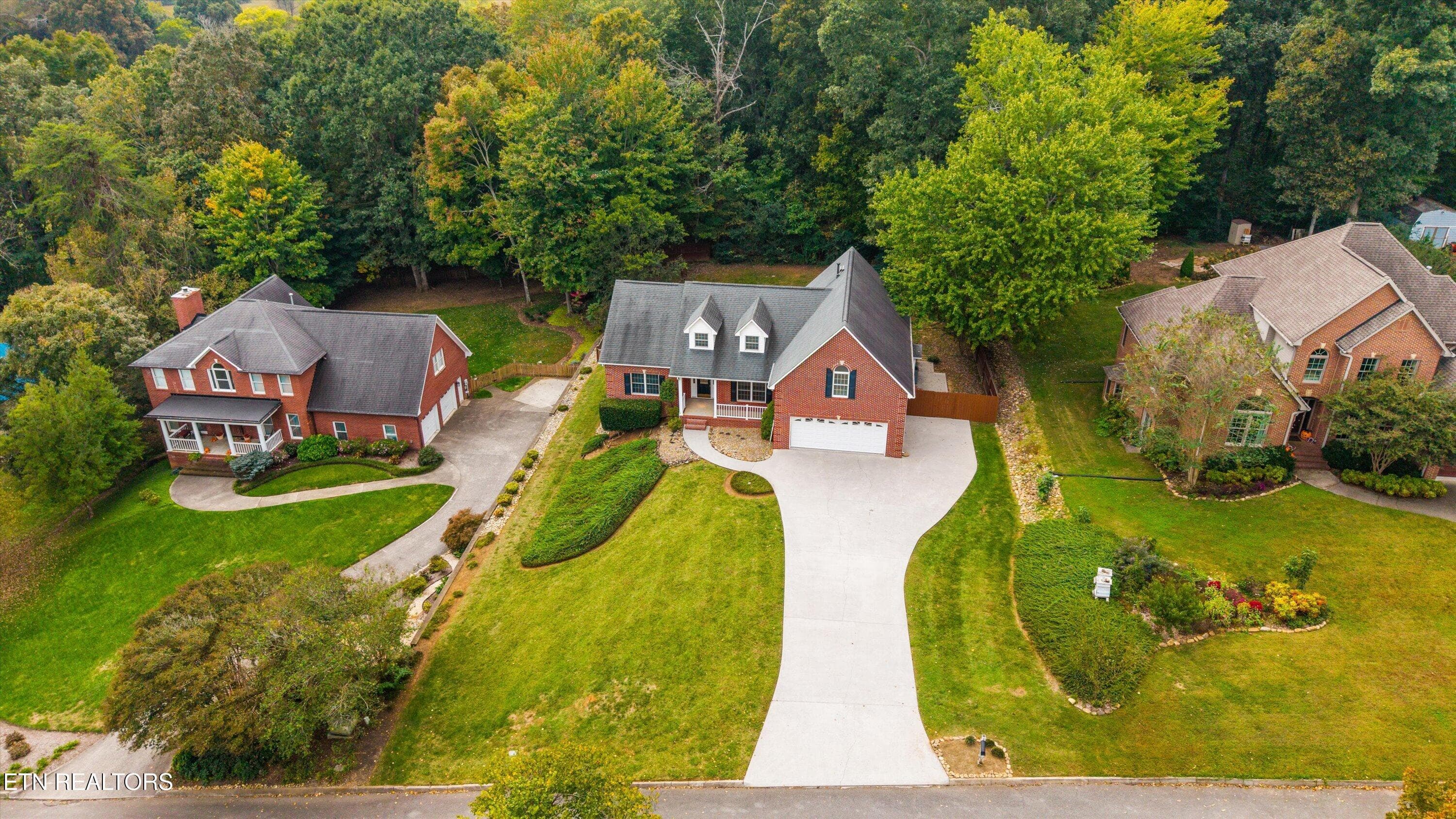 54-2560 Hirst Cir 53 - 2560 Hirst Circle, Lenoir City, TN 37772
