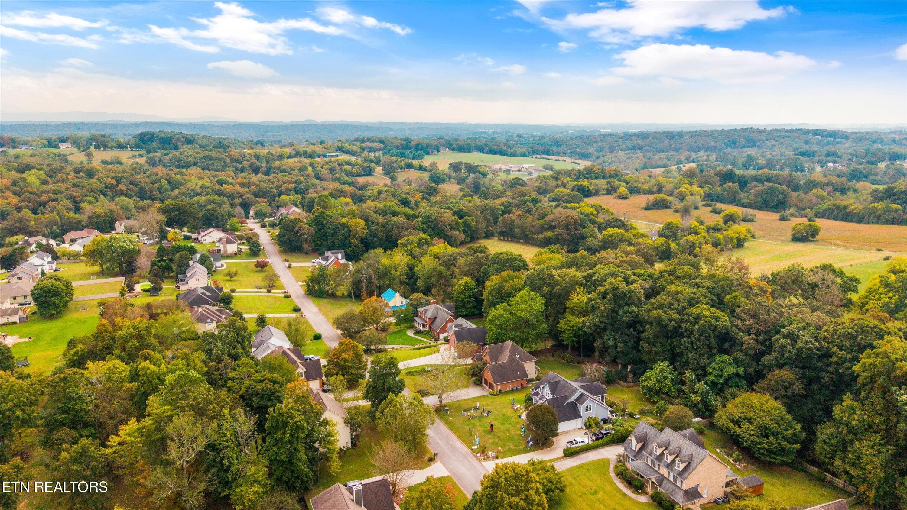 57-2560 Hirst Cir 56 - 2560 Hirst Circle, Lenoir City, TN 37772