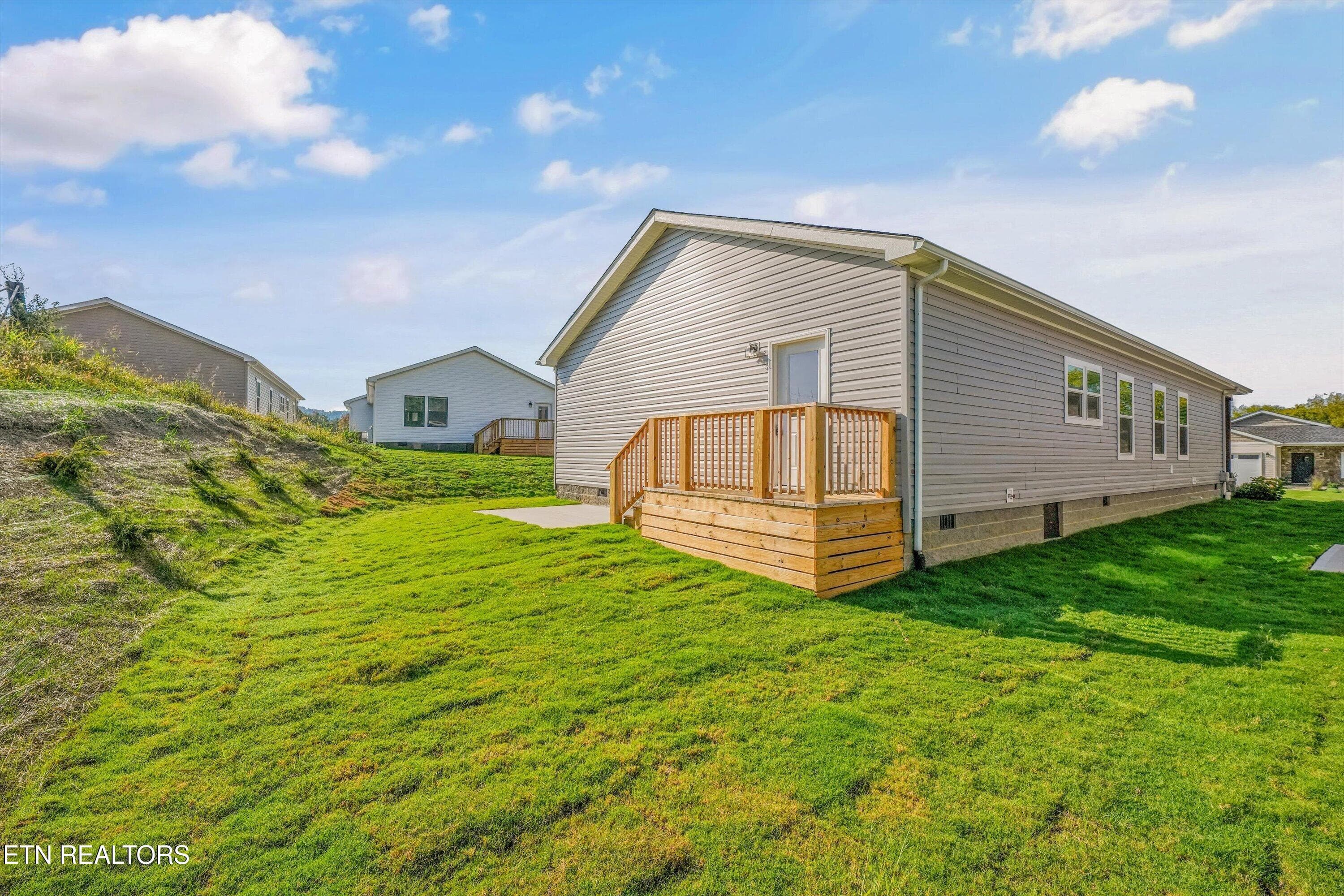 Rear Deck & Patio - 7640 Sycamore Breeze Rd, Knoxville, TN 37920
