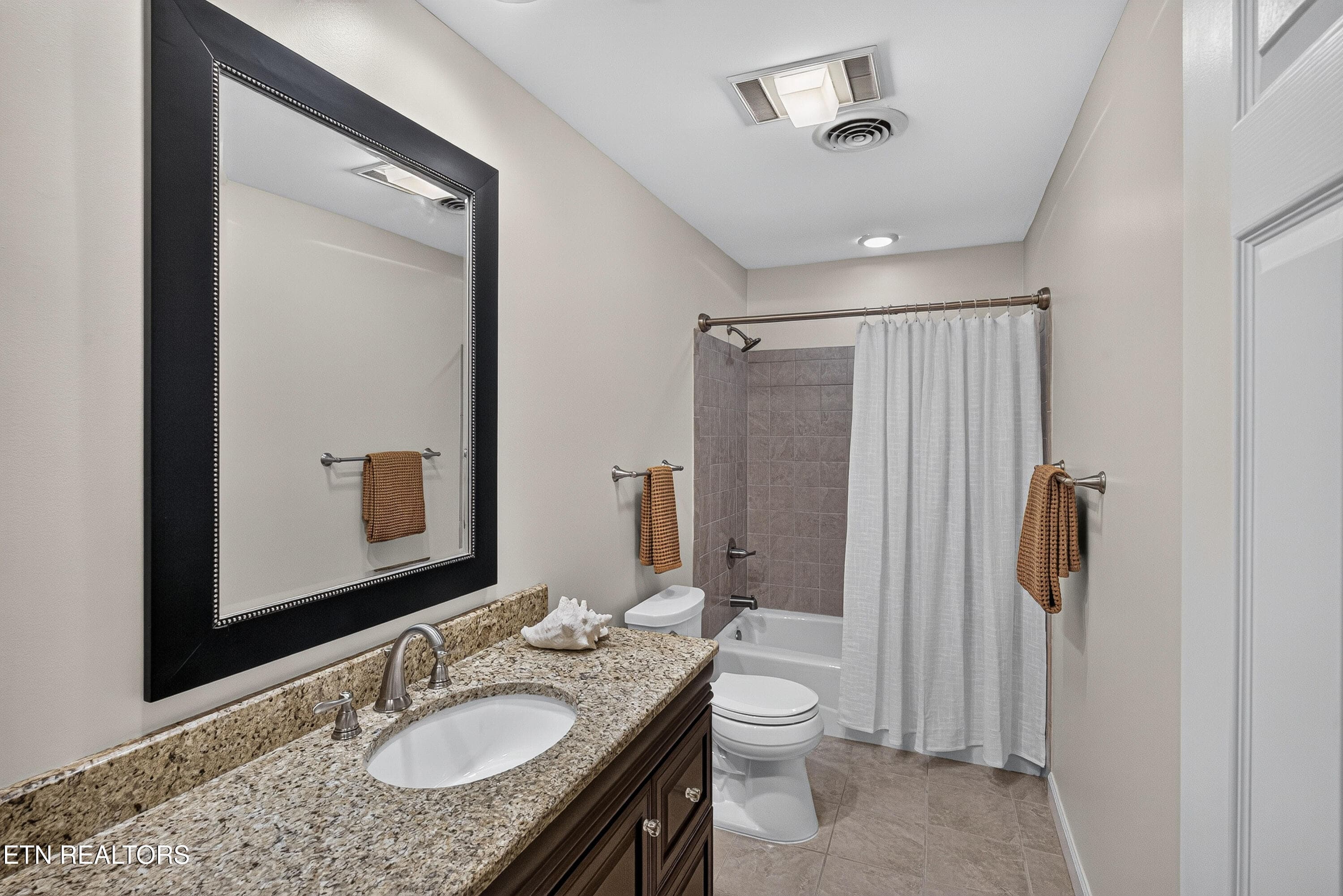 I1_L40A9628 - 935 Ethans Glen Drive, Knoxville, TN 37923
