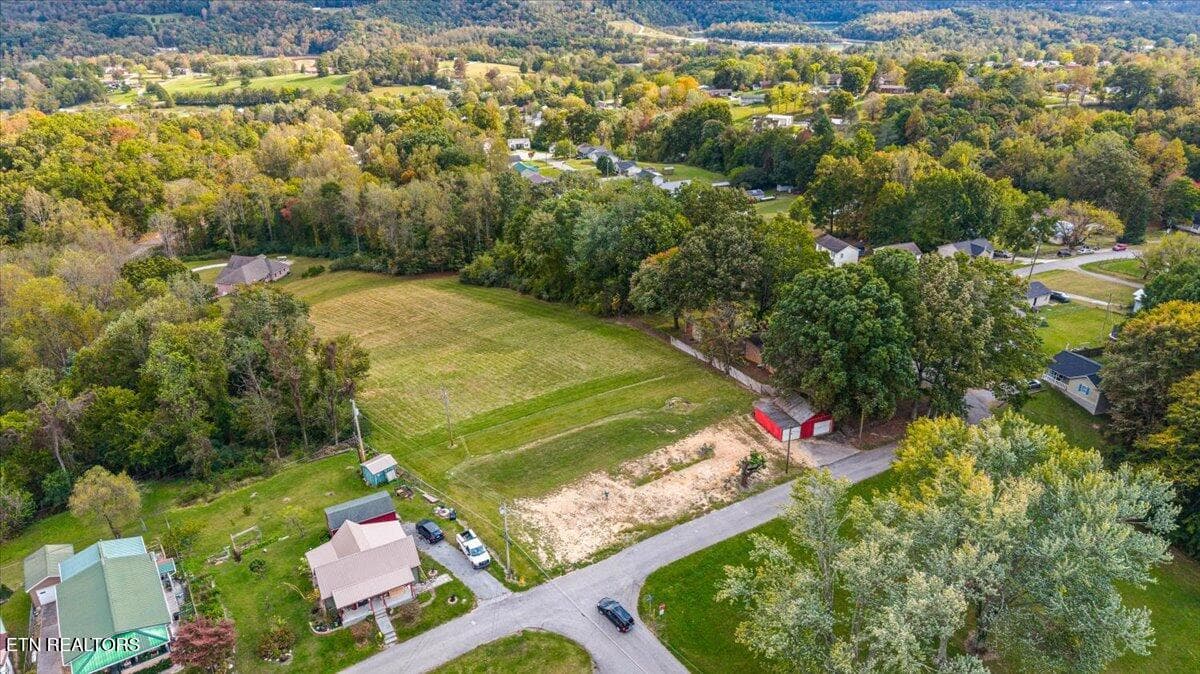 13-W Hemlock St - 109 W Kentucky Ave, LaFollette, TN 37766