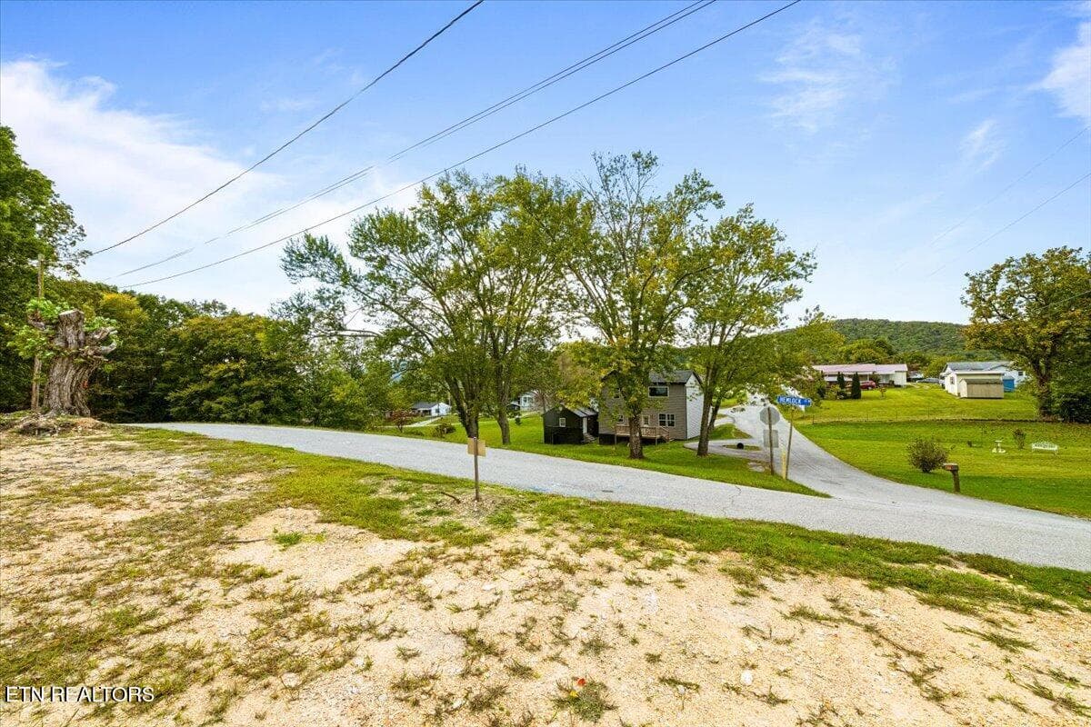21-W Hemlock St - 109 W Kentucky Ave, LaFollette, TN 37766