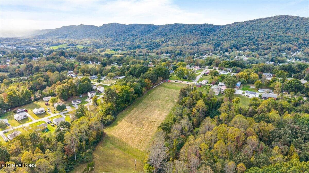 17-W Hemlock St - 109 W Kentucky Ave, LaFollette, TN 37766