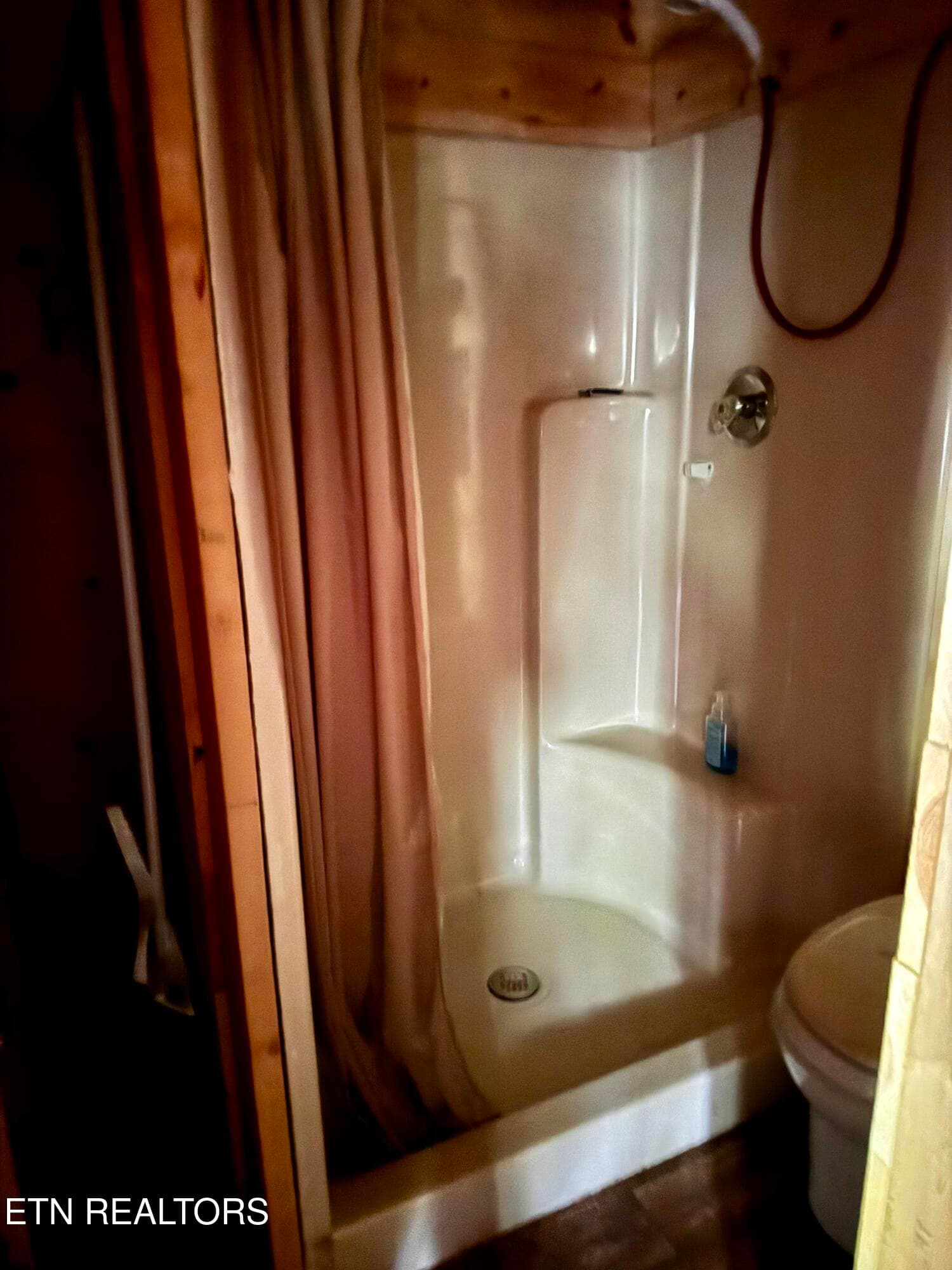 Cabin 1 bathroom - Decatur Hwy, Kingston, TN 37763
