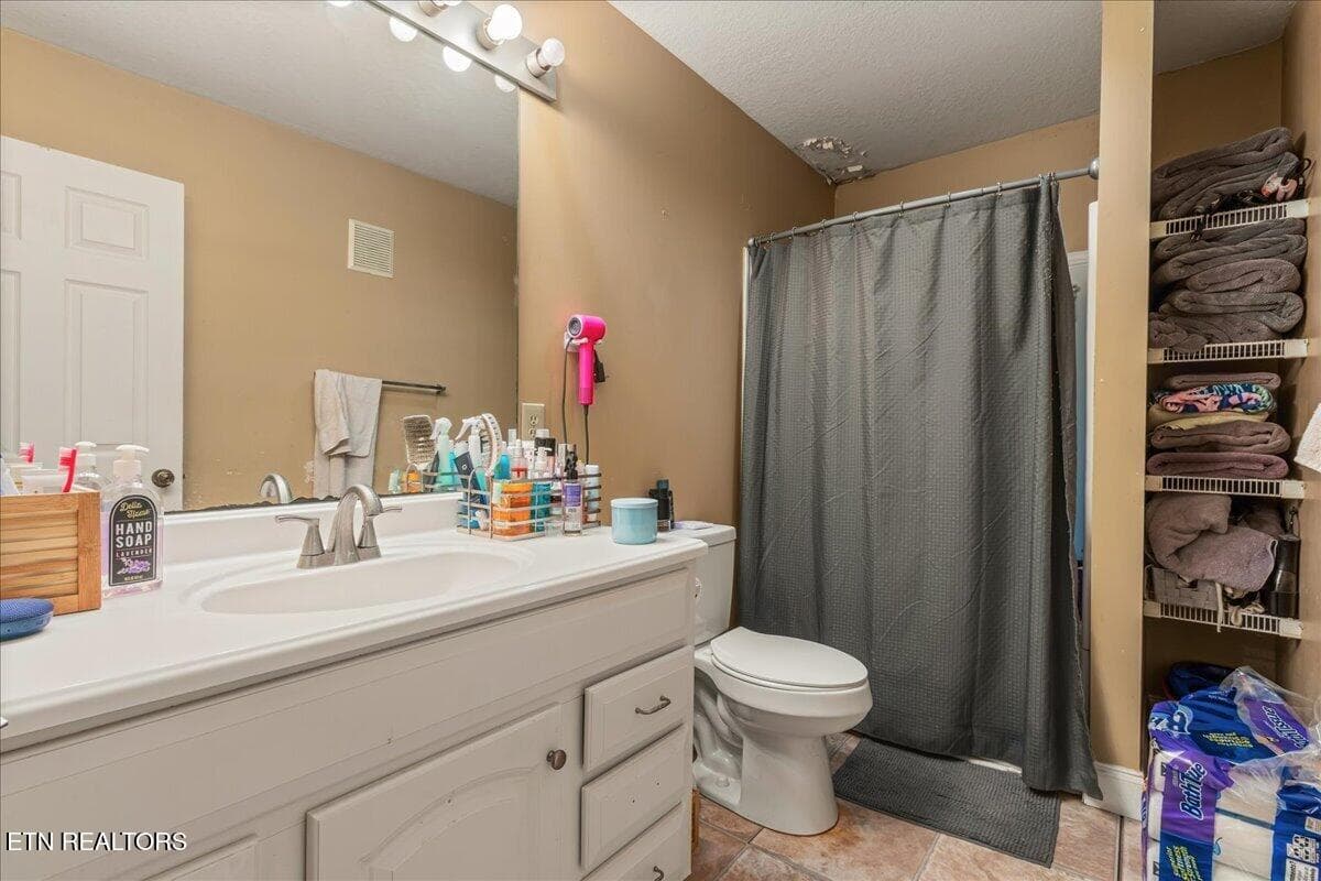 14-1406 Johnson St - 1406 Johnson St, Etowah, TN 37331