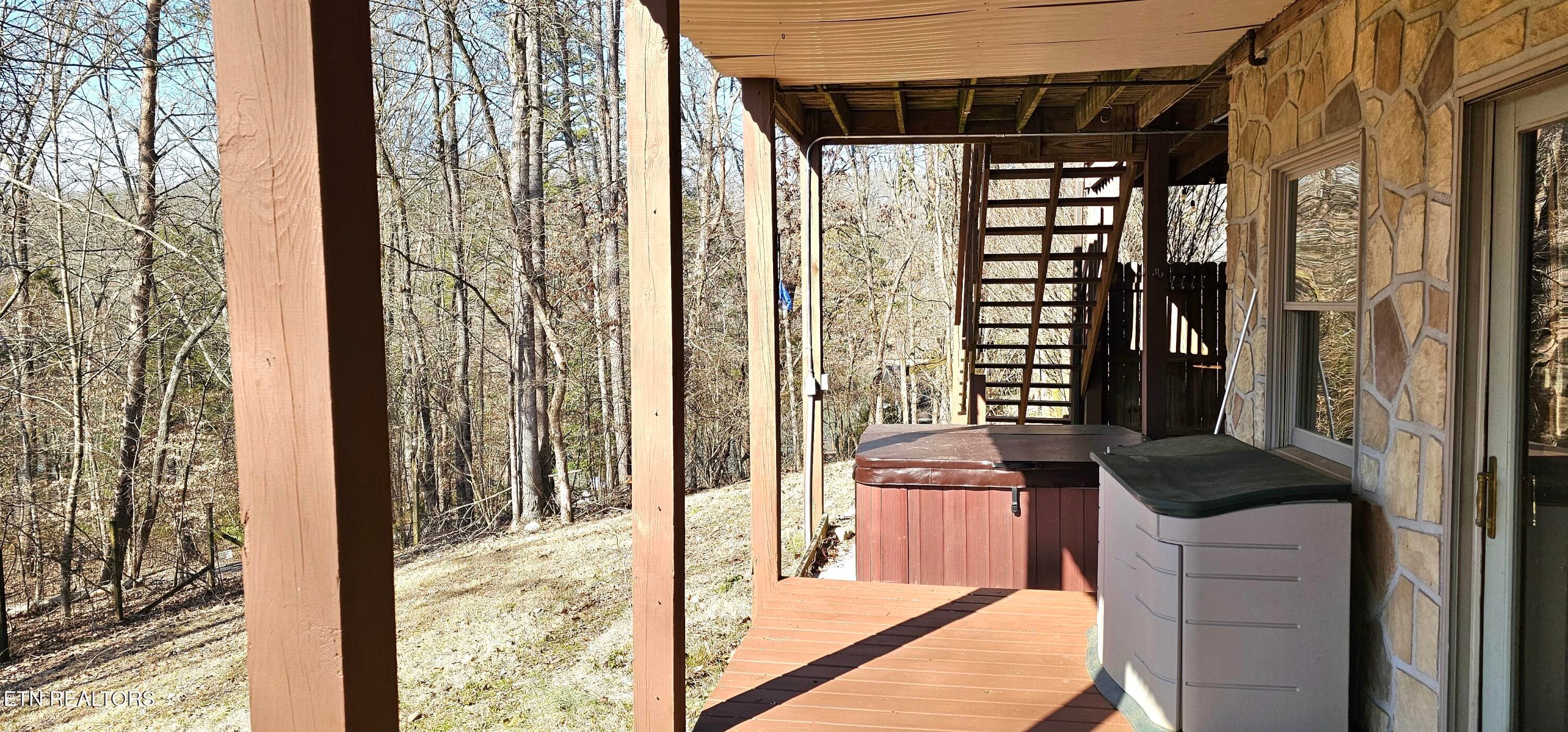 Hot Tub - 102 Curtis Circle, Kingston, TN 37763