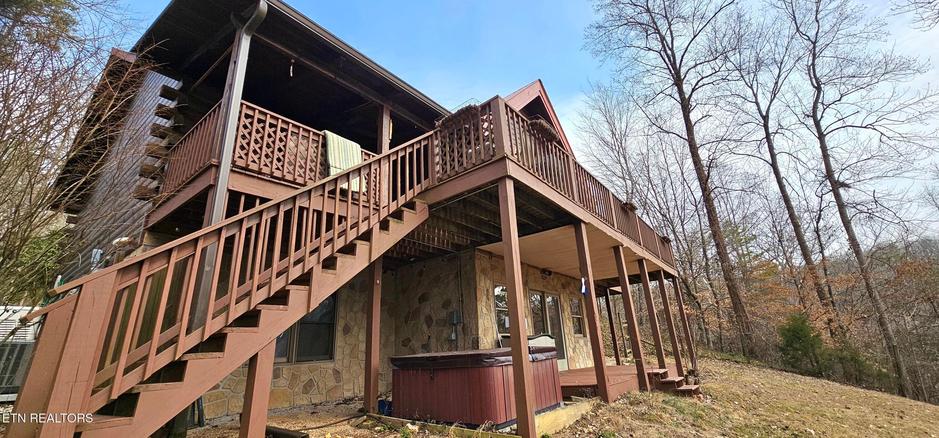 Back Stairs - 102 Curtis Circle, Kingston, TN 37763