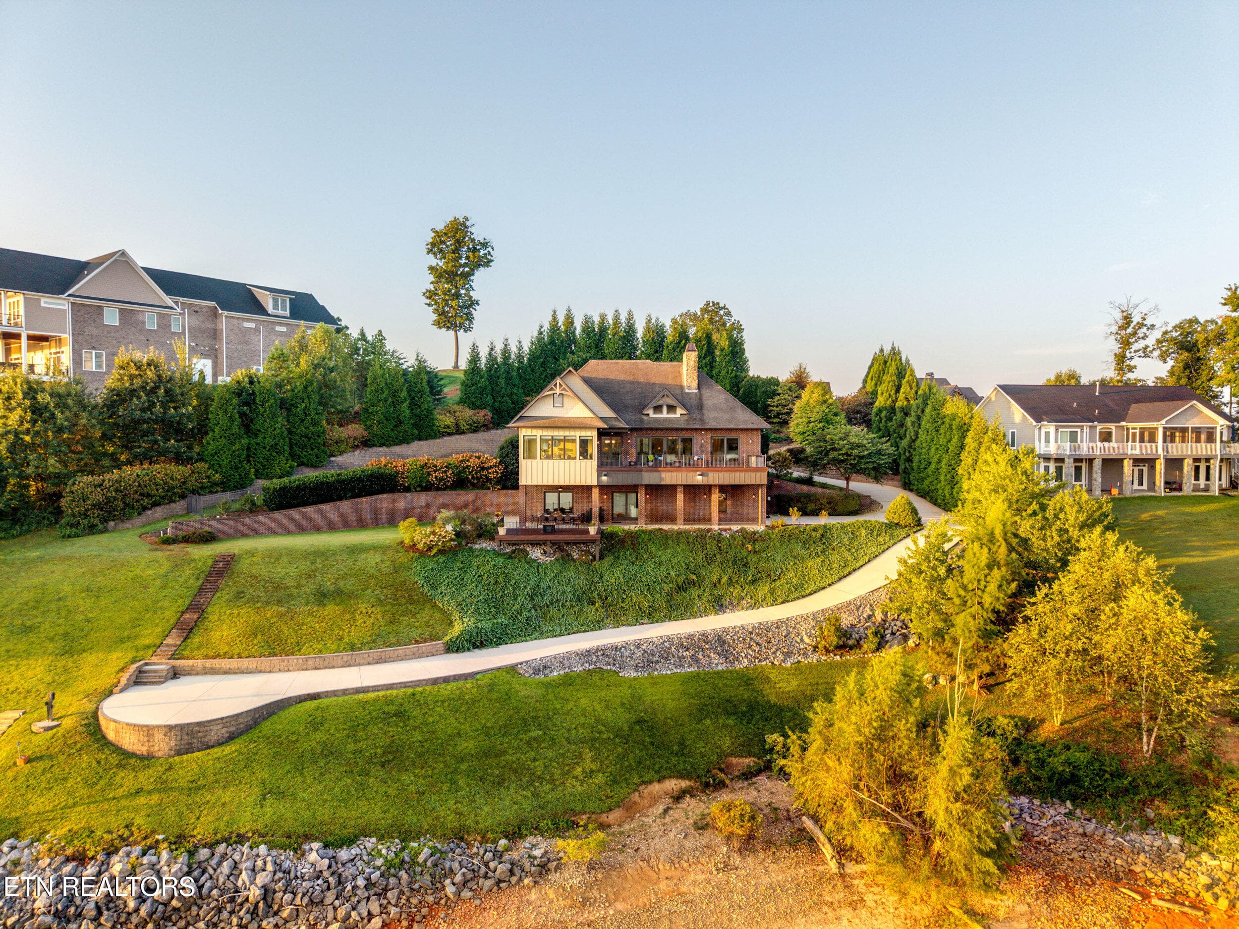 017 - 2137 Majestic Circle, Dandridge, TN 37725