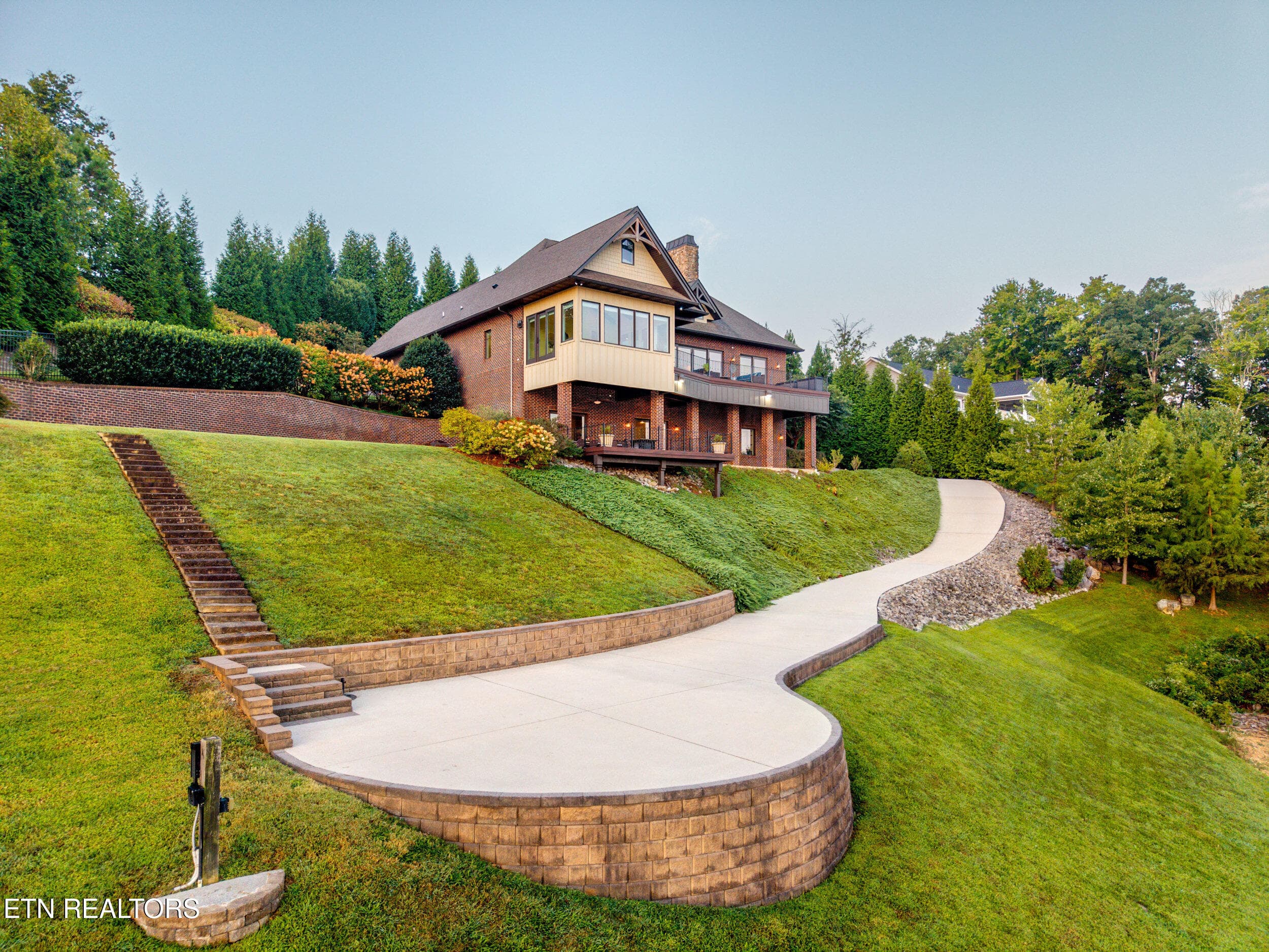014 - 2137 Majestic Circle, Dandridge, TN 37725