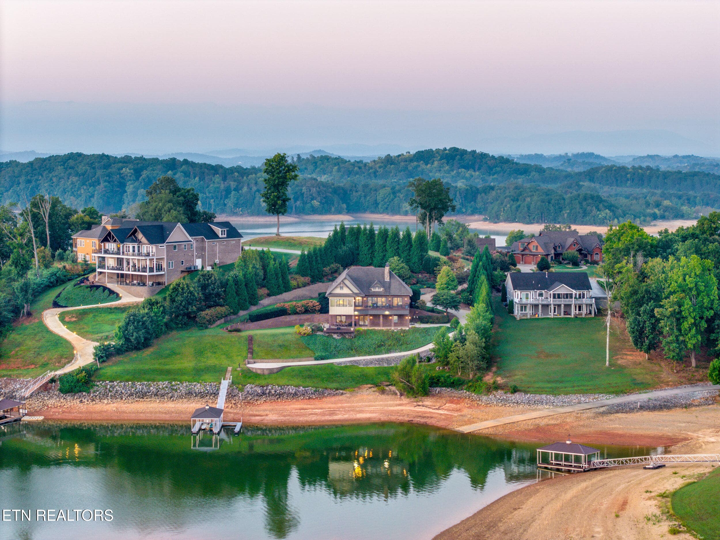 007 - 2137 Majestic Circle, Dandridge, TN 37725