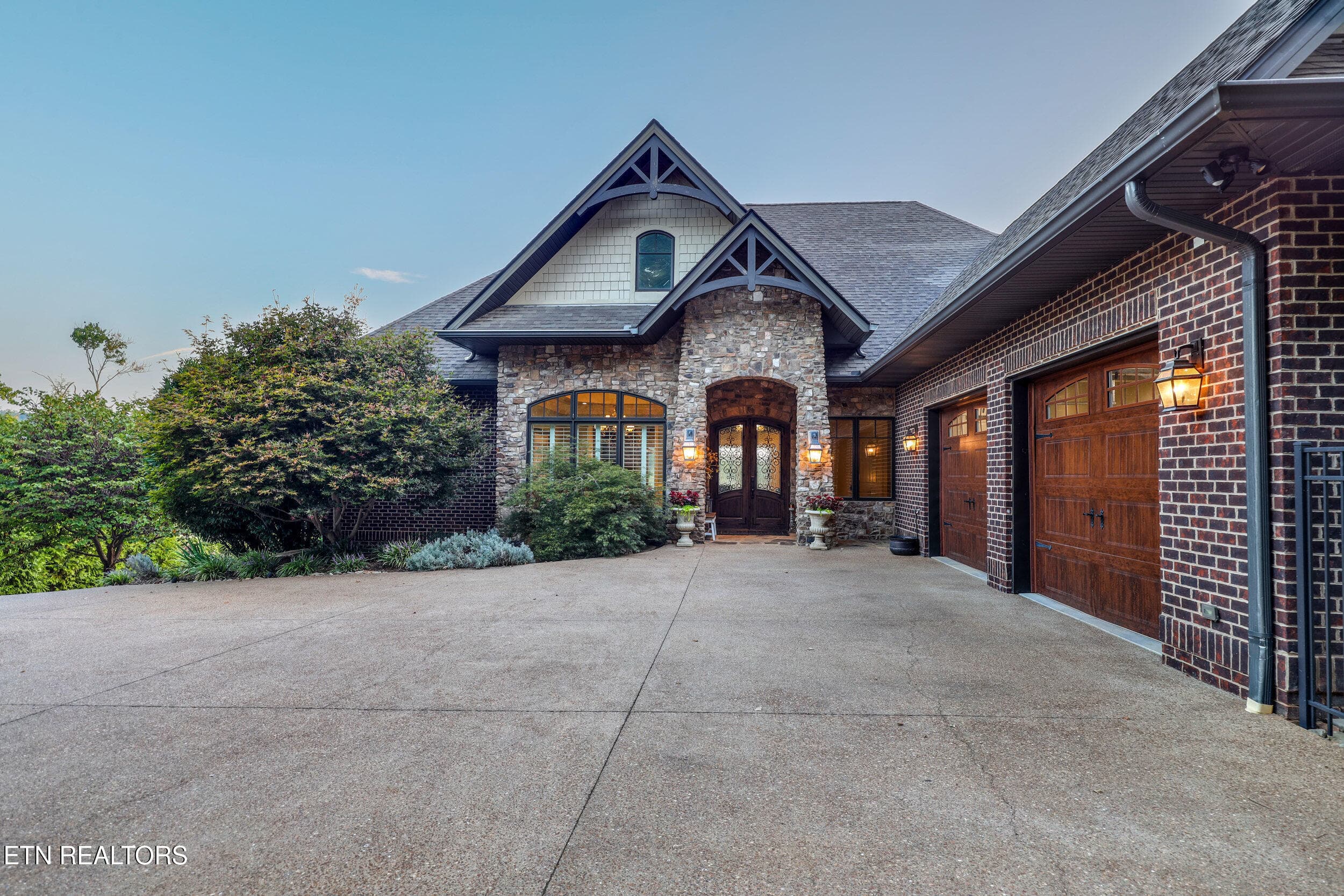 003 (1) - 2137 Majestic Circle, Dandridge, TN 37725