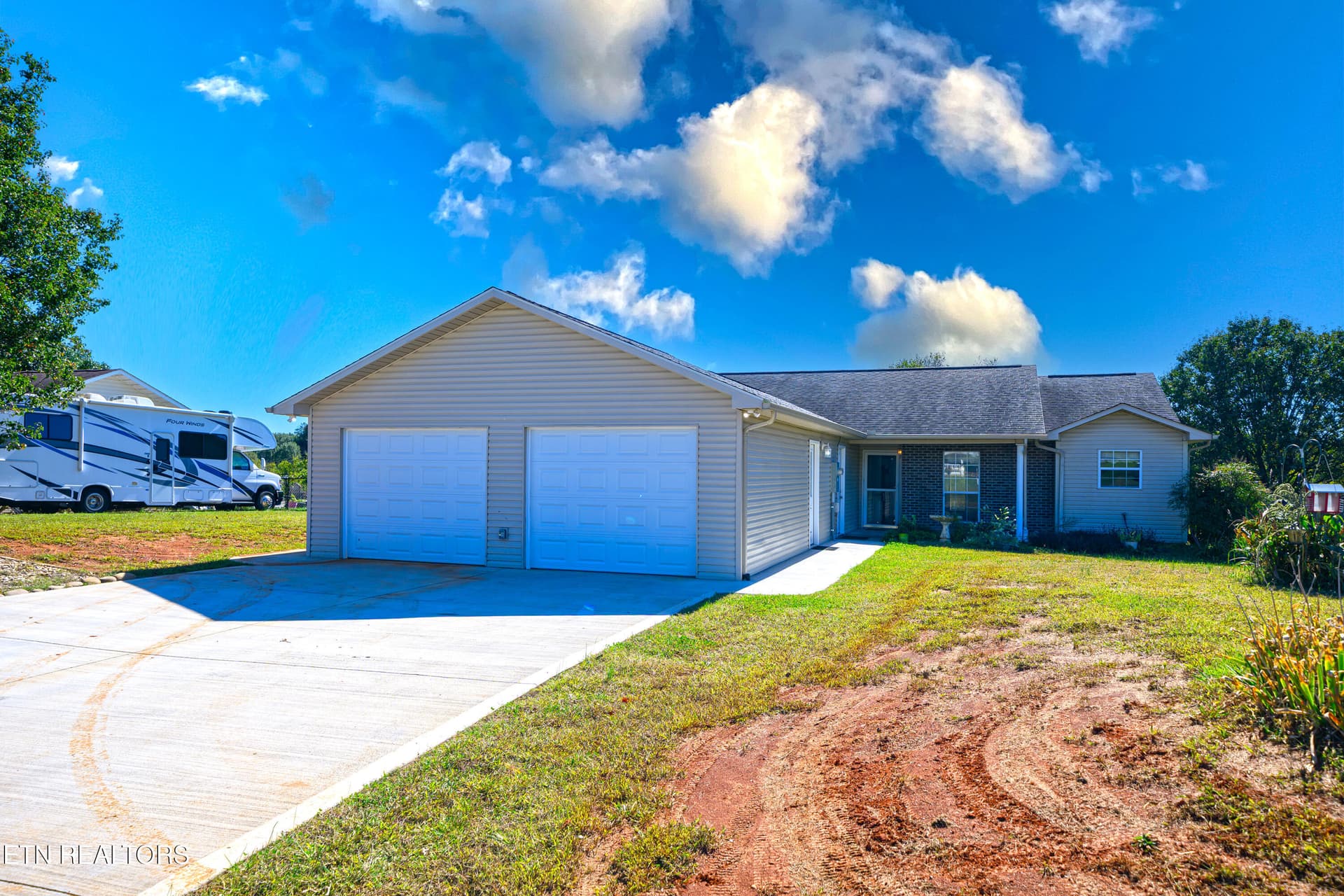 664 Ross Drive, Dandridge, TN 37725