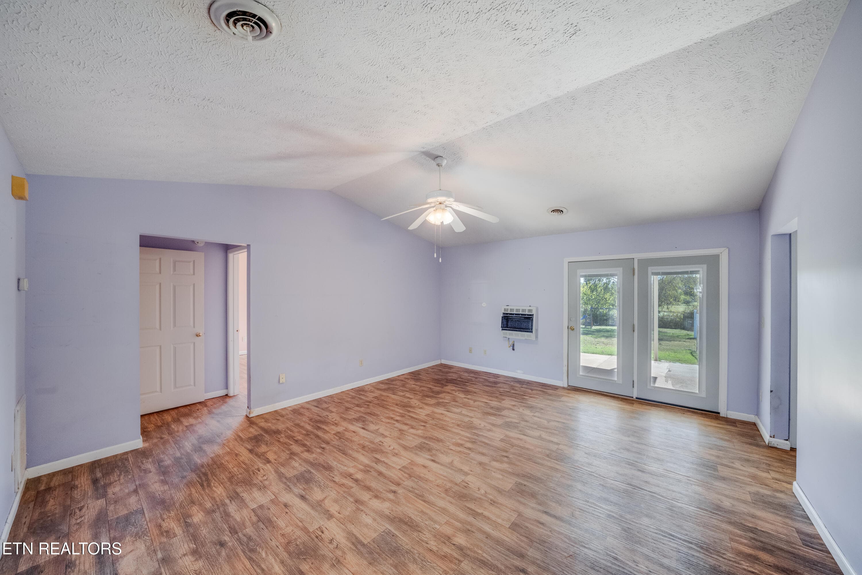 36 Living Room_20097 - 664 Ross Drive, Dandridge, TN 37725