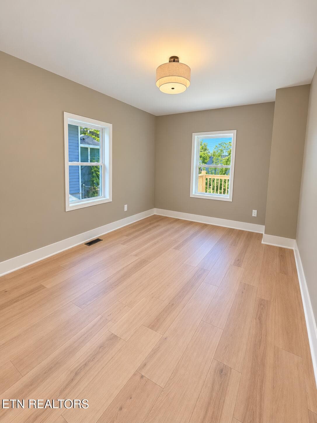 63E1C7BA-D01D-4AD0-8EF7-03C124B11941 - 2554 Woodbine Ave, Knoxville, TN 37914