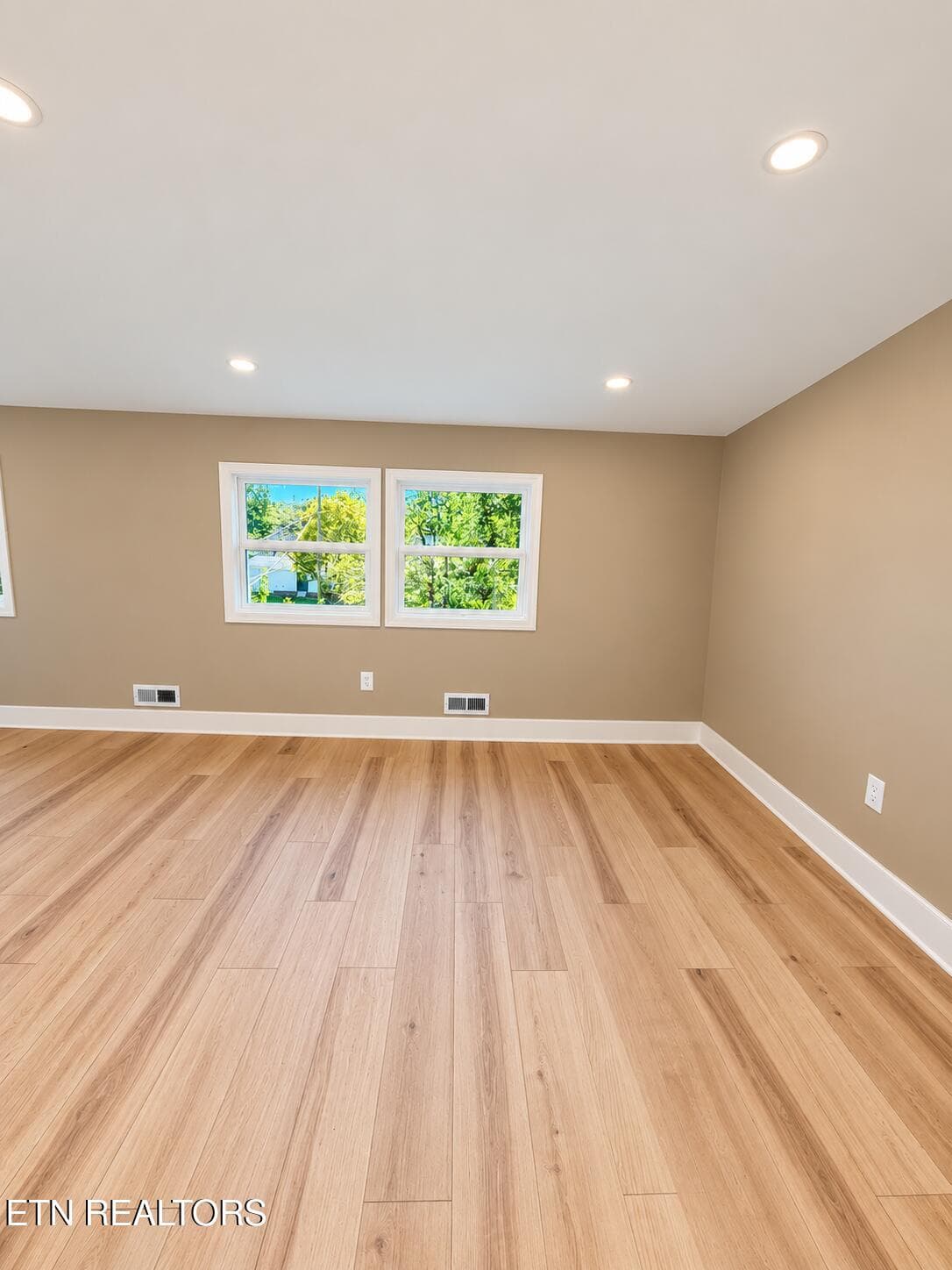 8BDFBBAB-384C-4208-BC37-91052A0C4556 - 2554 Woodbine Ave, Knoxville, TN 37914