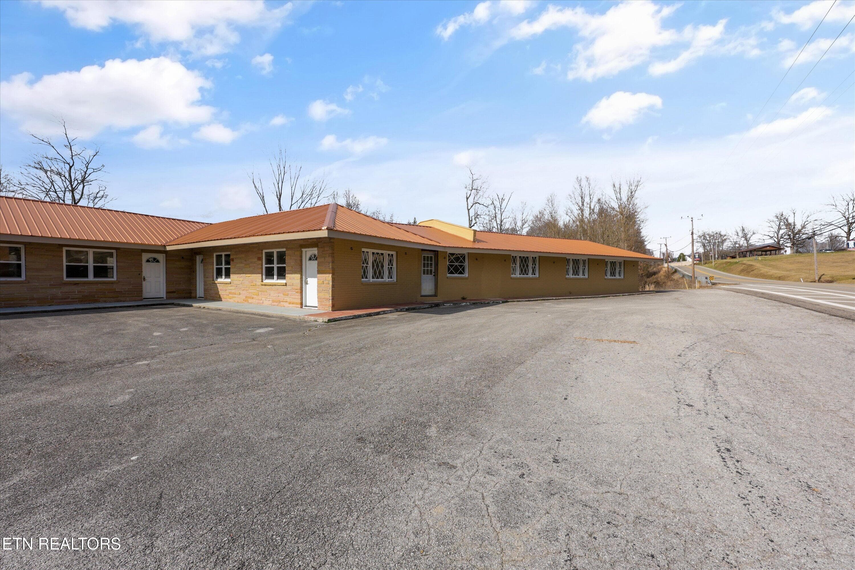 02-8203 Morgan County Hwy19 - 8203 Morgan County Hwy, Sunbright, TN 37872