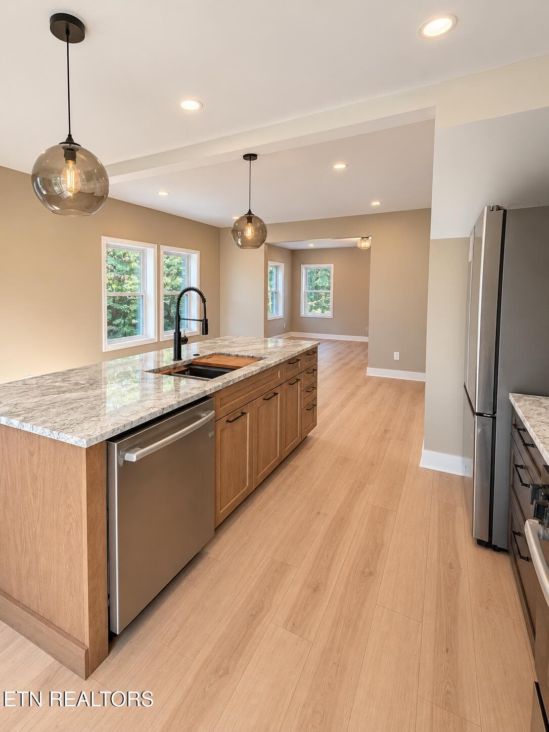 6831F0E5-BC5C-486B-8AAA-B3E9D29D2BE9 - 2554 Woodbine Ave, Knoxville, TN 37914