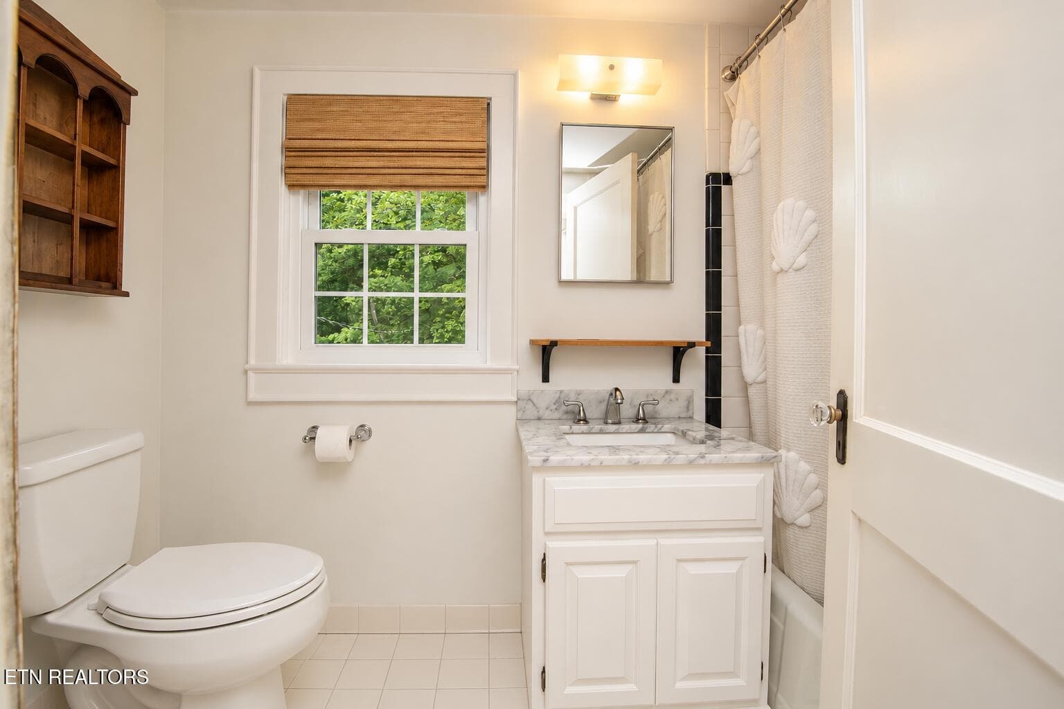 Minimalist Neutral Bathroom Listing - 6809 Nubbin Ridge Drive, Knoxville, TN 37919