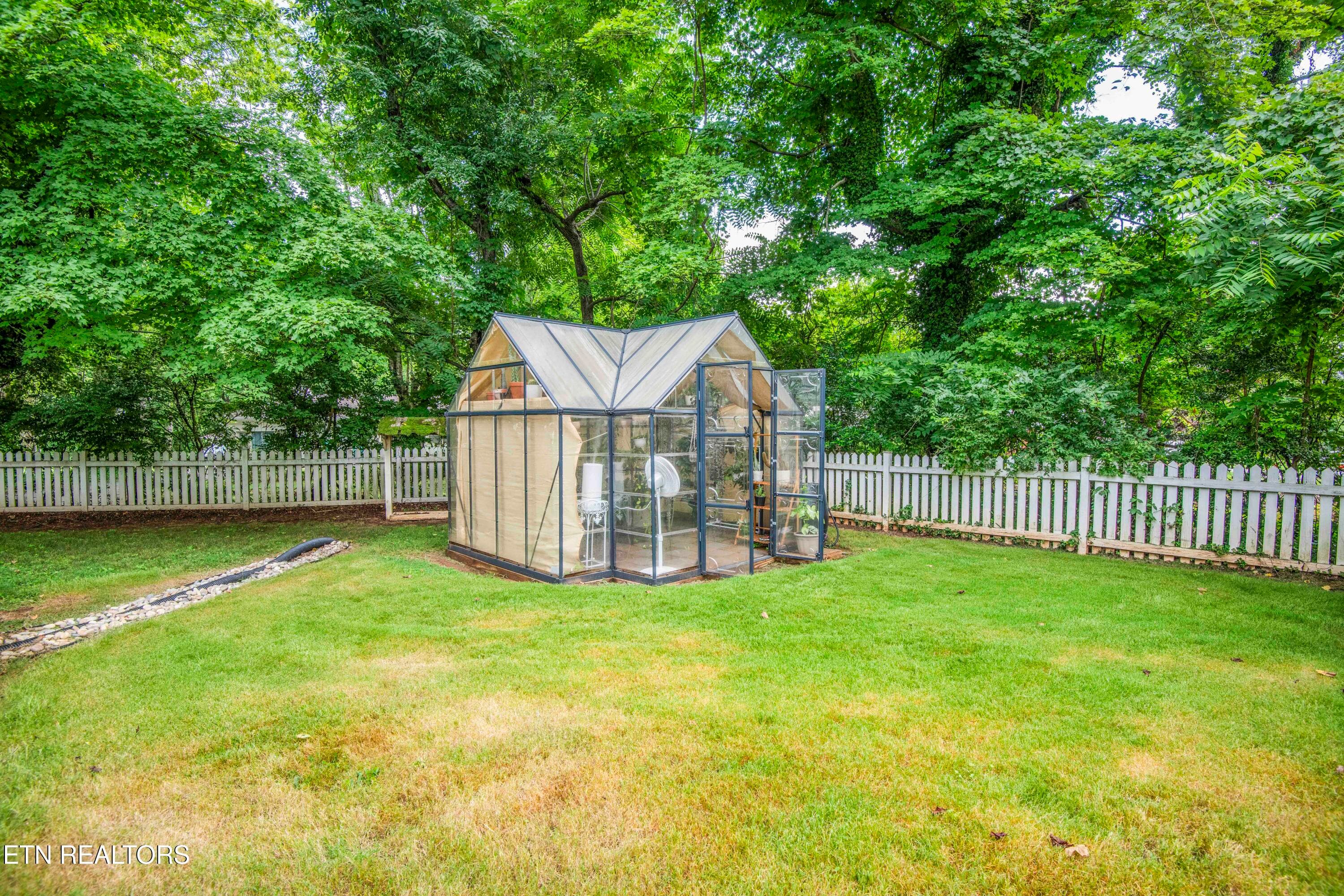 yard 4_1 - 6809 Nubbin Ridge Drive, Knoxville, TN 37919